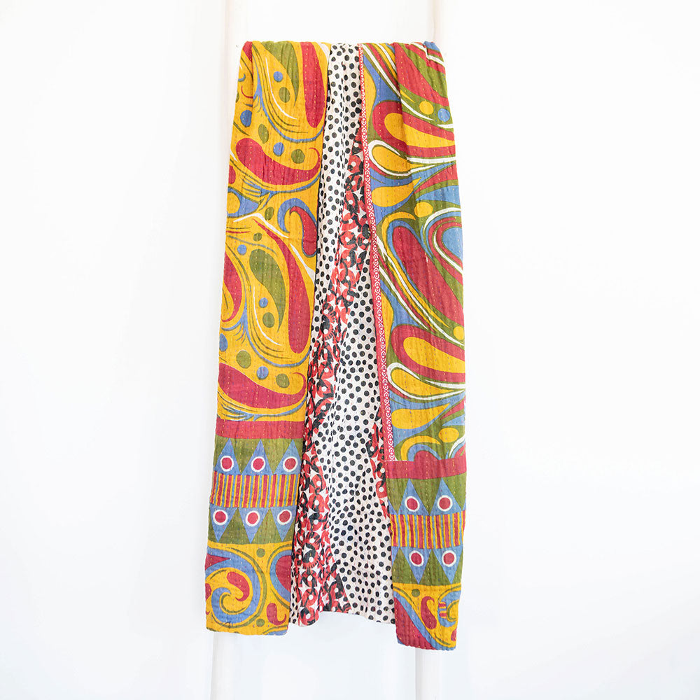 Handmade Unique Kantha Quilt KT4868 - Traditional Indian Patchwork Bedspread for Boho Home Decor & Cozy Bedroom Styling