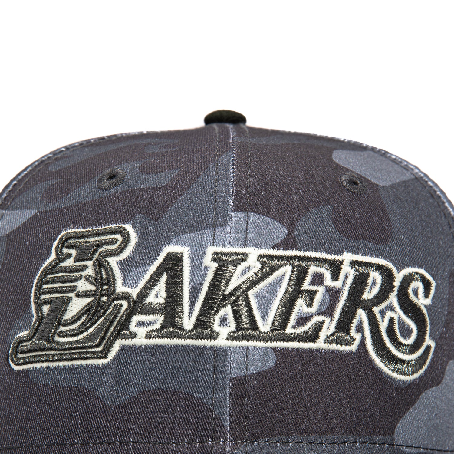 New Era 59Fifty Camo Snapback Hat - Los Angeles Lakers Glow in the Dark Adjustable Baseball Cap for Men & Women - Perfect for NBA Games, Streetwear & Night Outfits