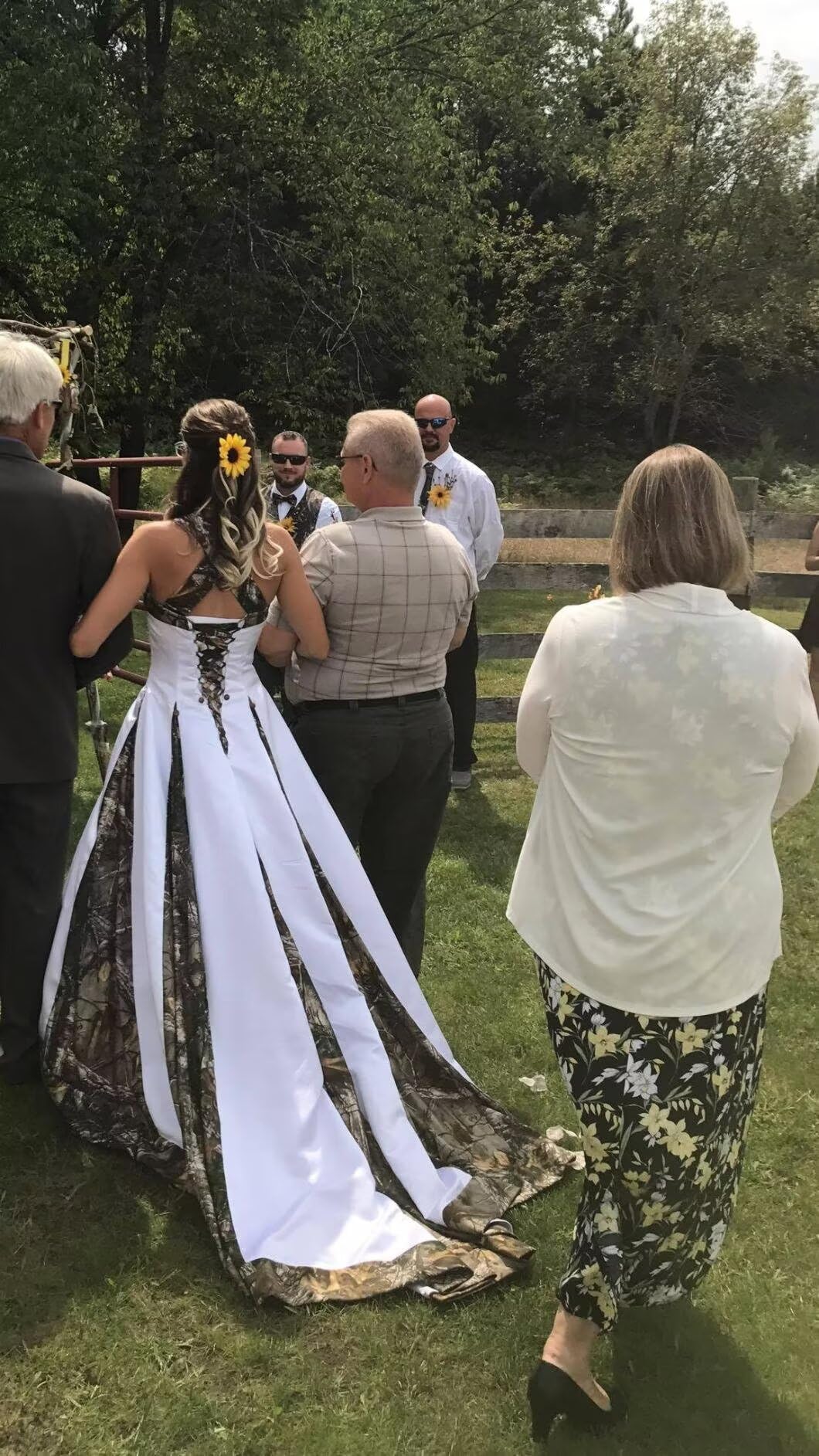 ZVOCY Women's Camouflage Wedding Dress - Satin Camo Long Formal Gown for Brides - Elegant White Wedding Gown for Outdoor, Military-Themed, and Unique Ceremonies