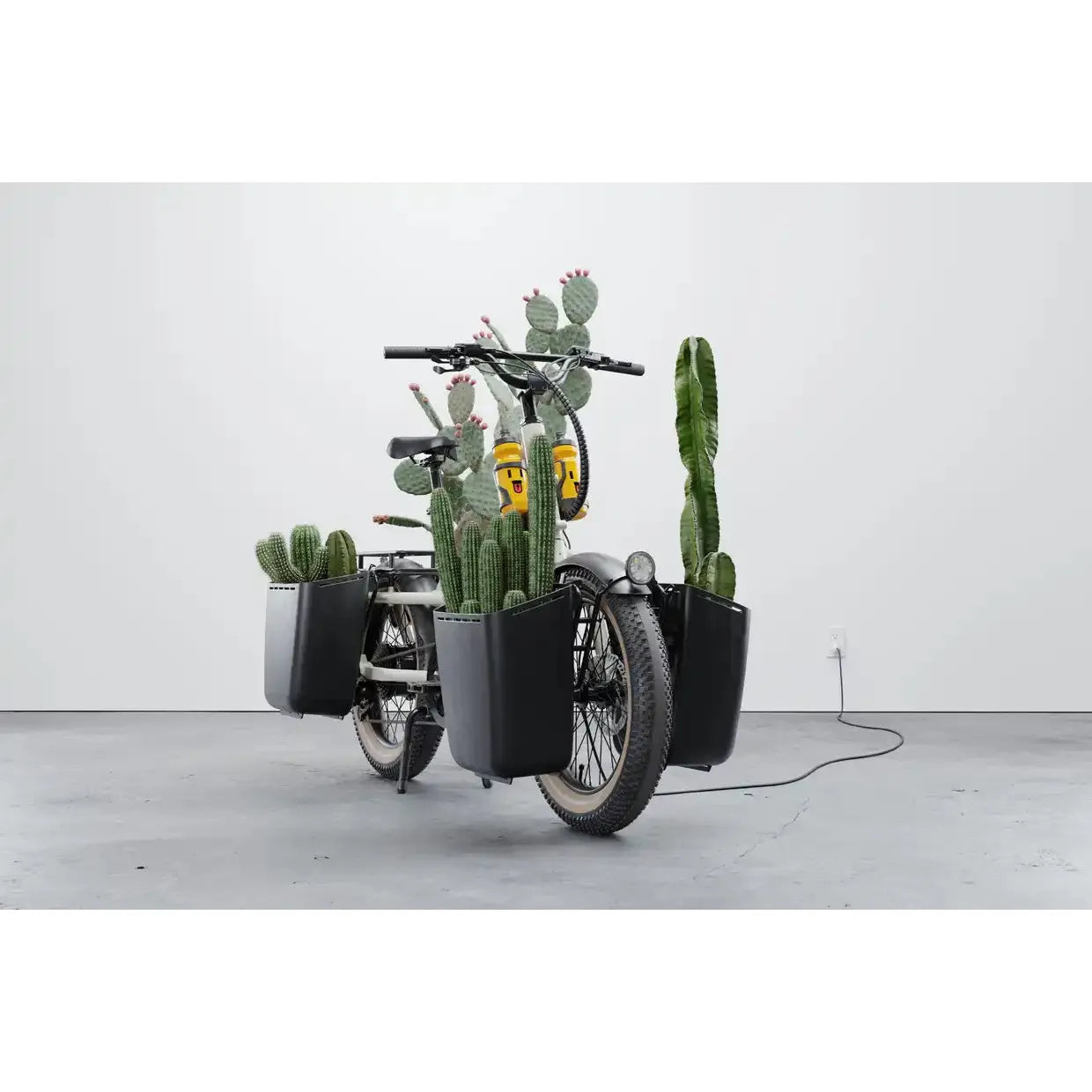 Specialized Globe Haul ST Electric Bike - White Mountain Gloss Finish | Includes FREE Spare Battery | Perfect for Urban Commuting & Off-Road Adventures
