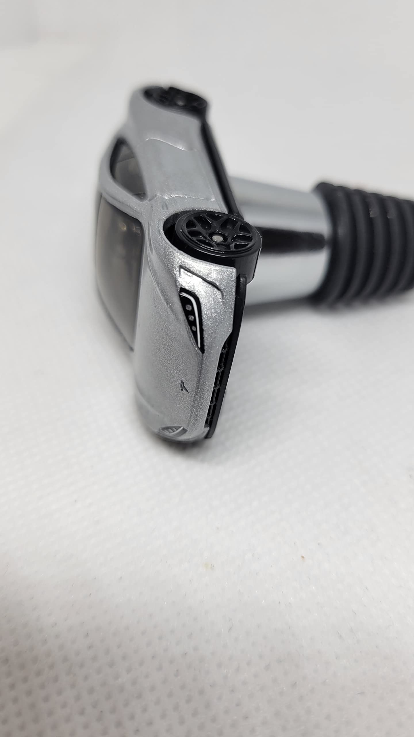 Premium Tesla Roadster Wine Bottle Stopper - Unique Tesla-Themed Gift for Wine Lovers - Luxury Bar & Wine Accessories - Limited Edition Silver - Perfect for Home Bars, Wine Tasting & Tesla Enthusiasts