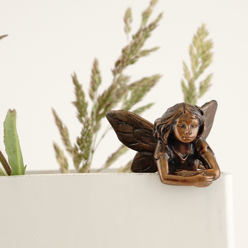 Miniature Fairy Garden & Terrarium Decor - Small Flower Pot Hugger Statue for Indoor Plants, Home Decor & DIY Crafts | Perfect for Fairy Gardens, Terrariums, Tabletop Displays & Gift Ideas