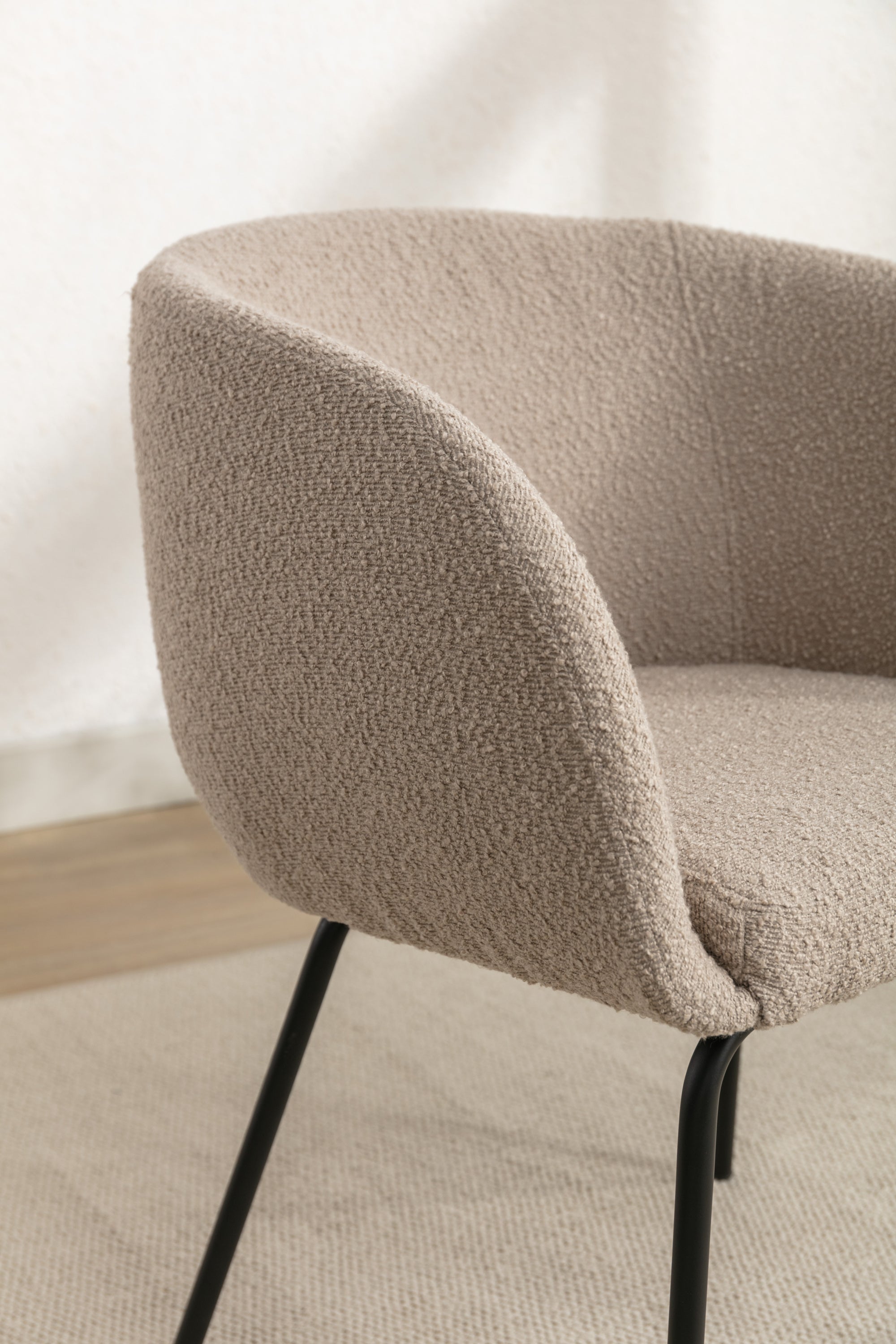 Boucle Fabric Dining Chair with Black Metal Legs - Set of 1 - Modern Upholstered Side Chair for Kitchen, Dining Room & Office