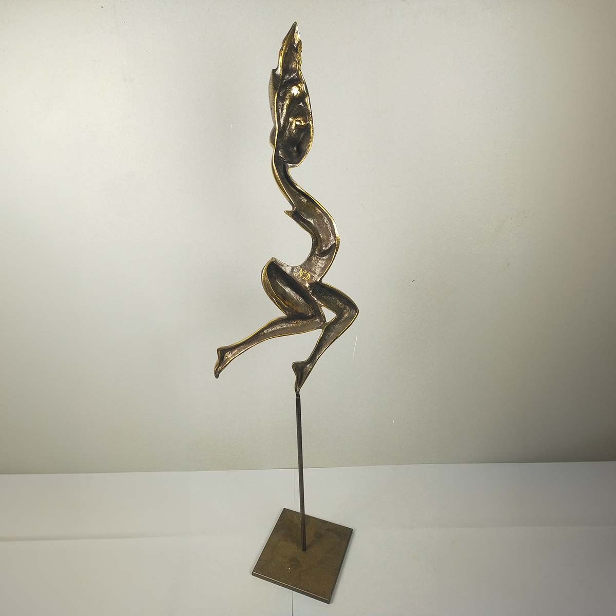 Slancio d'Amore Bronze Sculpture - Handmade Italian Figurine for Home Decor, Wedding Gift & Romantic Anniversary Present