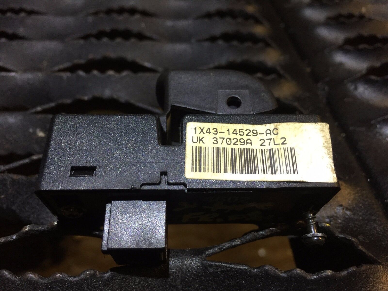 Jaguar X-Type Power Window Switch OEM Replacement - 02 08 Model - Perfect for Car Window Repair & Maintenance