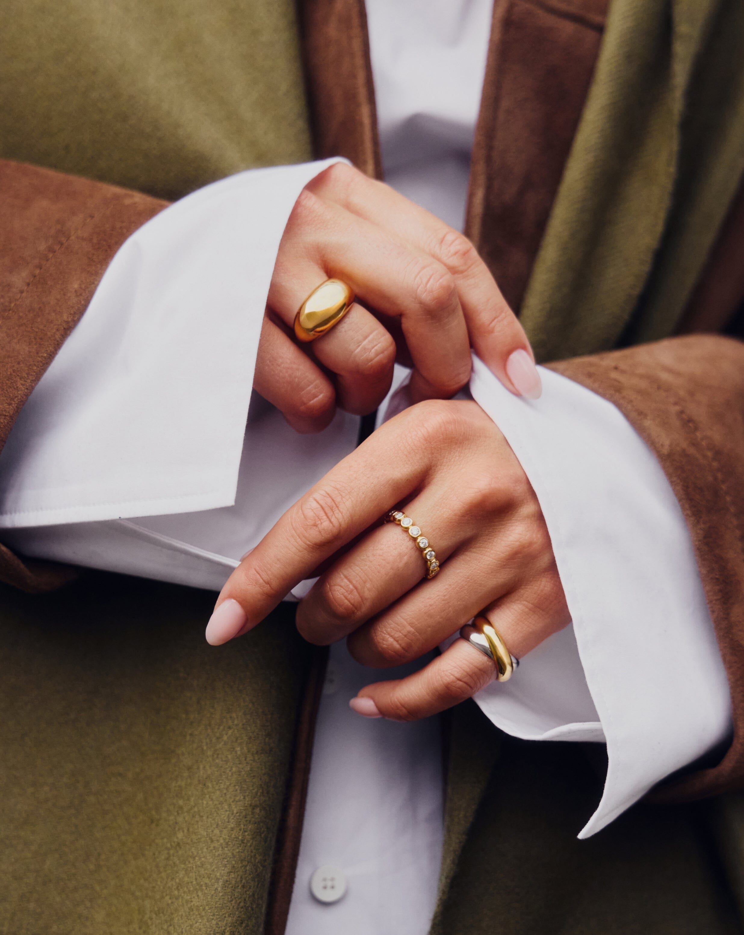 Lucy Williams Chunky Mixed Metal Entwine Ring - Elegant Stackable Jewelry for Women, Perfect for Everyday Wear & Special Occasions