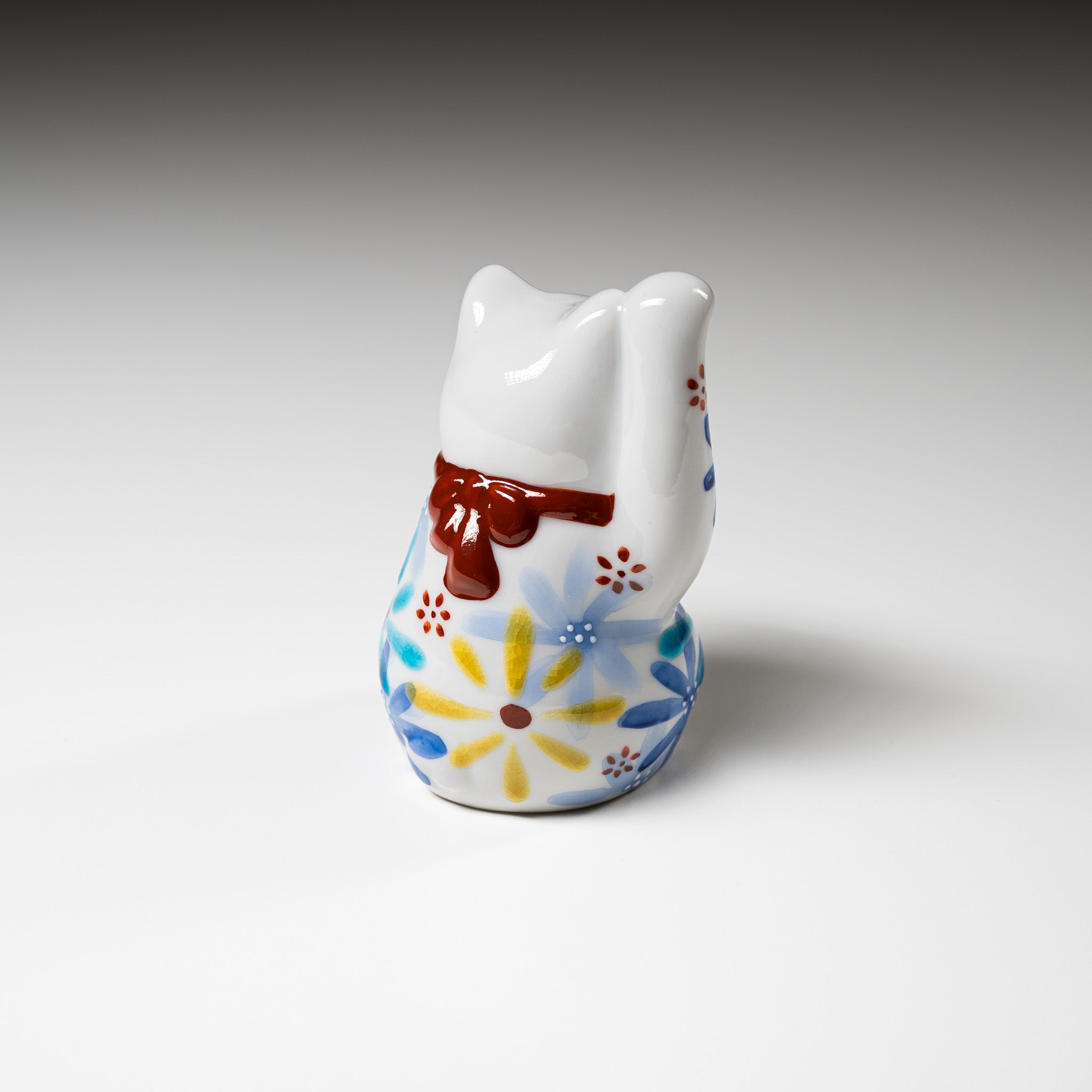 Kutani Ware Lucky Cat Figurine - Handcrafted Japanese Beckoning Cat Yuki for Home Decor & Good Fortune | Perfect for Living Room, Office & Gift Giving