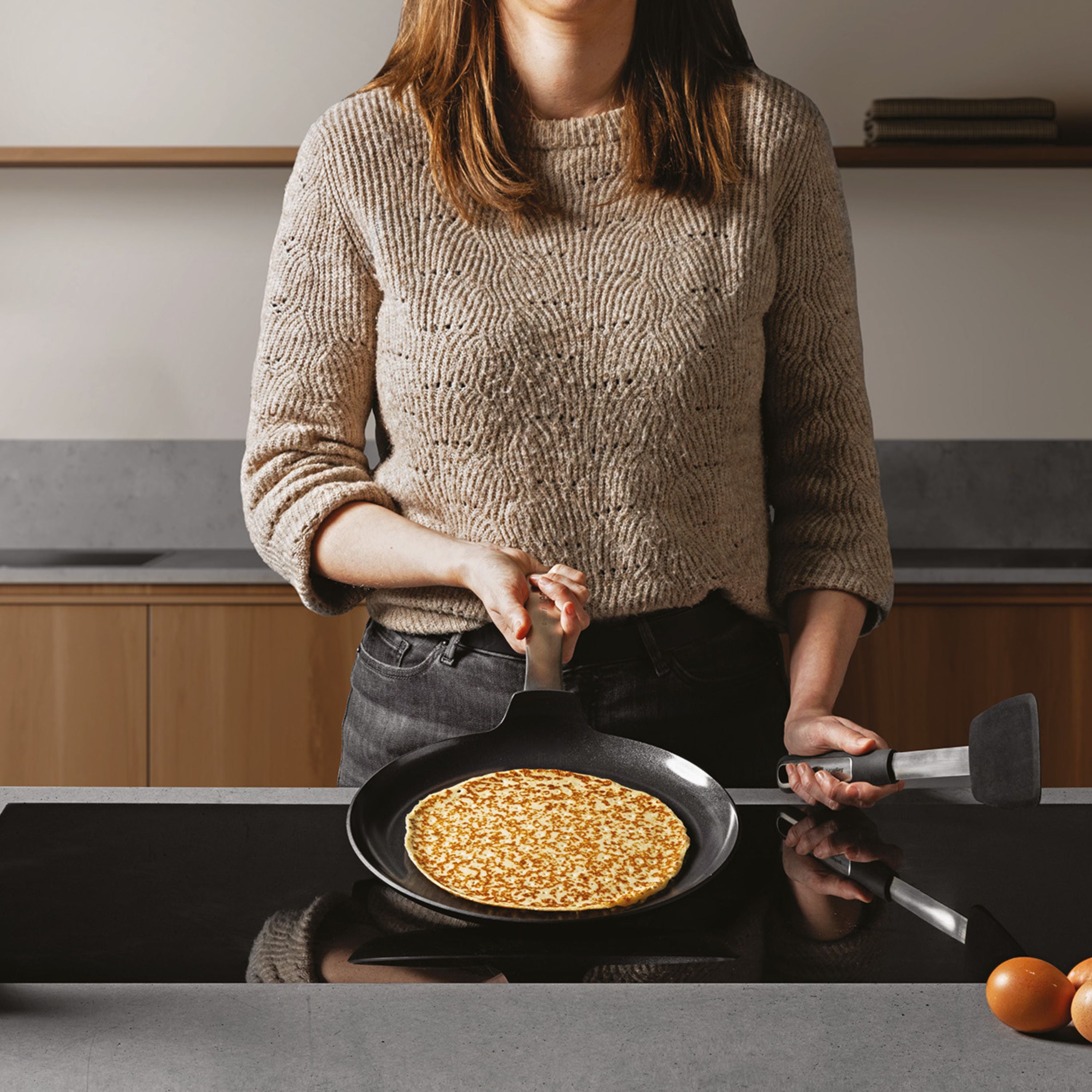 BergHOFF Leo 10.25-Inch Nonstick Ceramic Pancake Pan - Graphite Coating, Eco-Friendly Recycled Material - Perfect for Breakfast, Brunch & Family Cooking