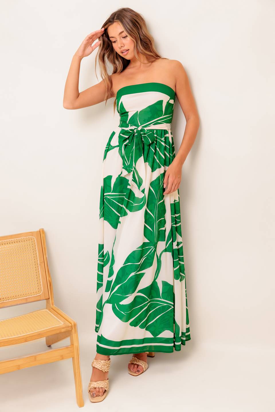 BALI BREEZE Tropical Leaf Print Maxi Dress - Women's Flowy Summer Beach Dress for Vacation, Party & Boho Style