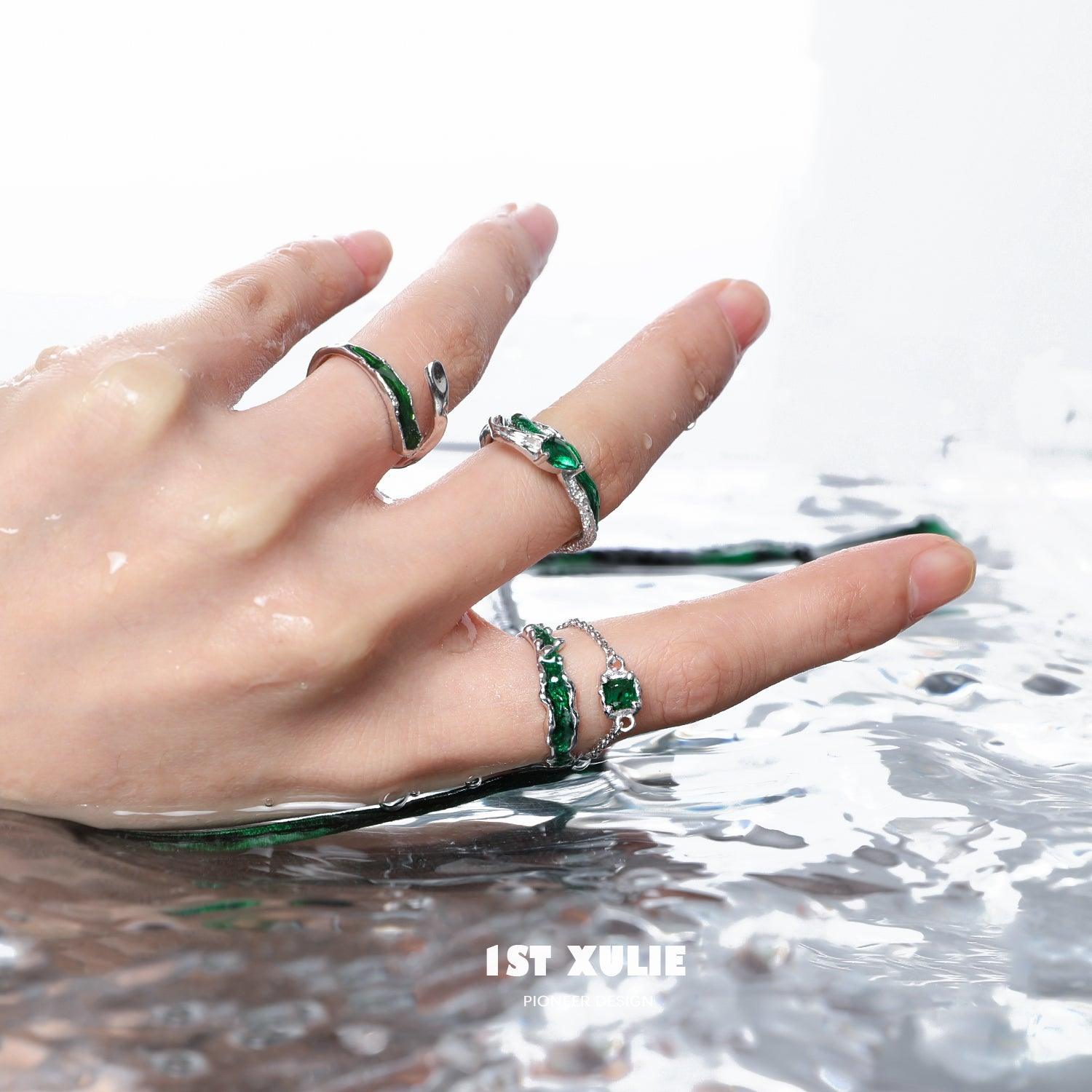 Slytherin House Sterling Silver Chain Zirconia Adjustable Opening Ring - Elegant Harry Potter Jewelry for Fans, Gift for Witches & Wizards - Perfect for Cosplay, Halloween Costume & Everyday Wear