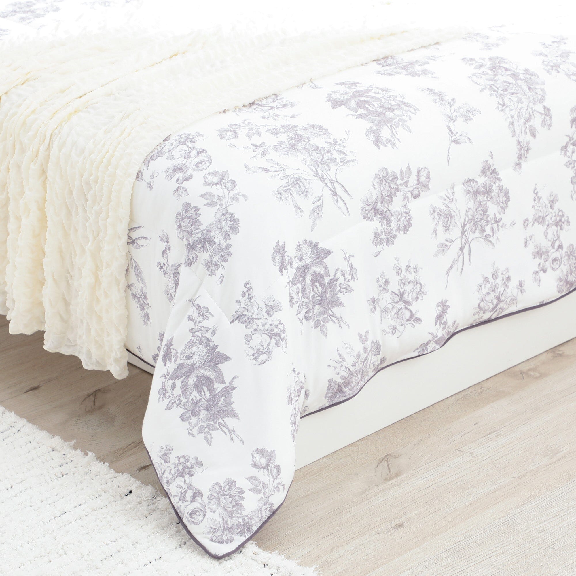 Fuwaro Cooling Quilt - Classic Floral Design Single Size Bedding for Hot Sleepers - Perfect for Summer Nights & Warm Climate Comfort
