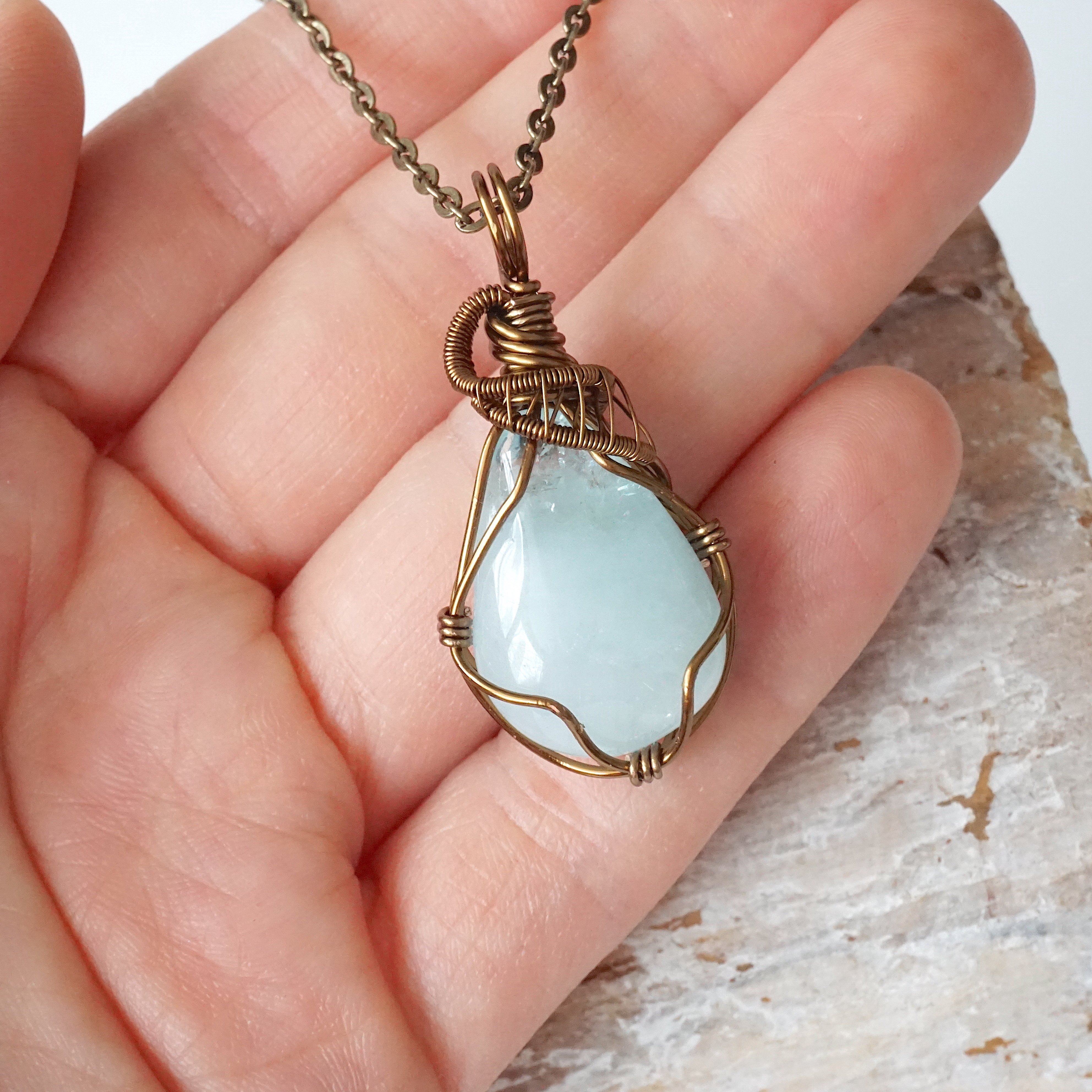 Natural Raw Aquamarine Crystal Pendant Necklace in Antique Bronze - Healing Stone Jewelry for Women, Spiritual Gift, Boho Chic Style Accessory for Meditation, Yoga & Everyday Wear