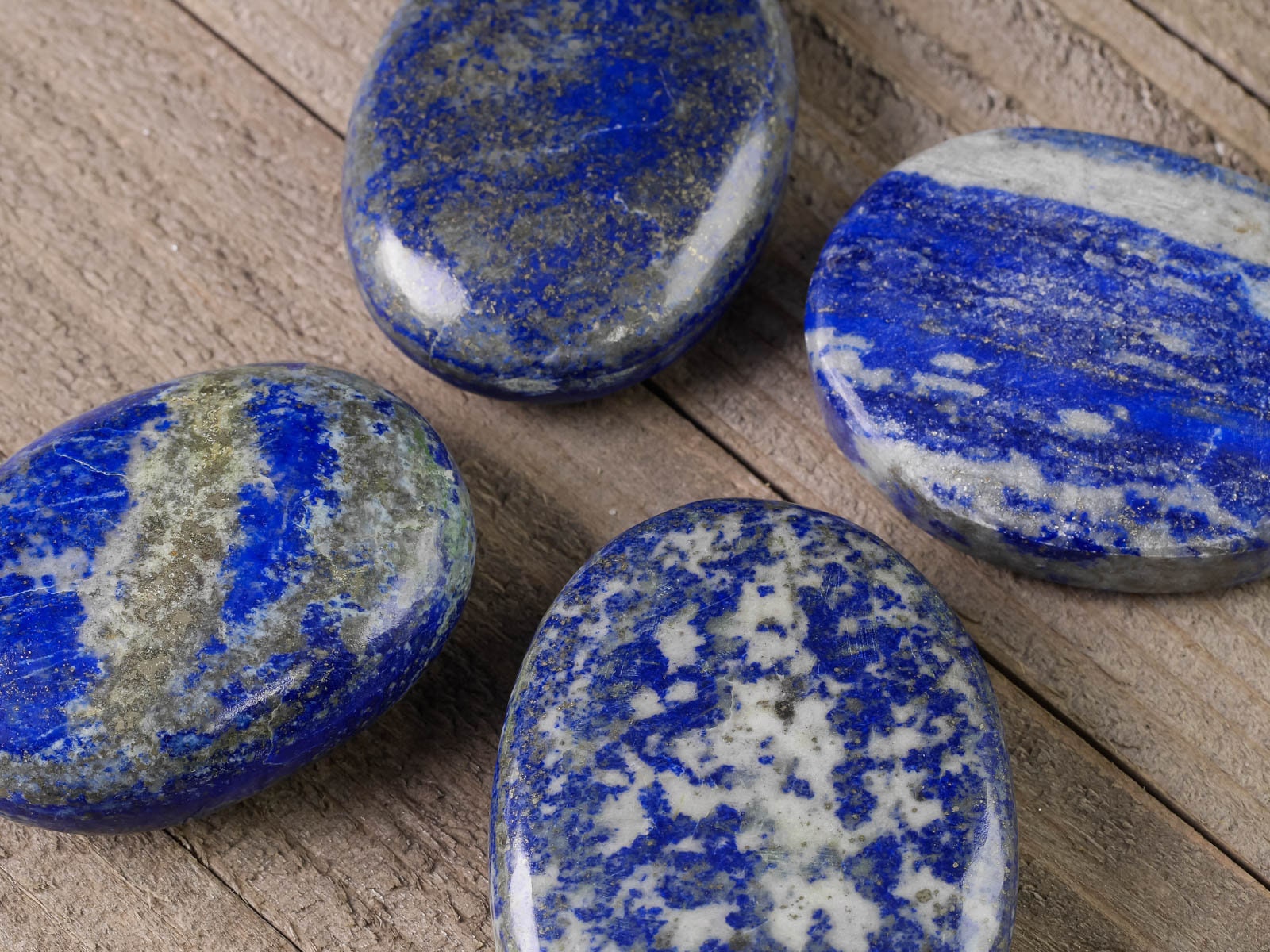 Lapis Lazuli Crystal Palm Stone - Natural Worry Stone for Stress Relief, Anxiety & Self Care | Healing Crystals for Meditation, Reiki & Energy Work | E0961