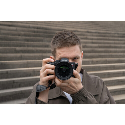 Sony FE 14mm f/1.8 GM Full-Frame Ultra-Wide Angle Prime Lens for Sony E-Mount Cameras - Perfect for Landscape, Architecture & Astrophotography