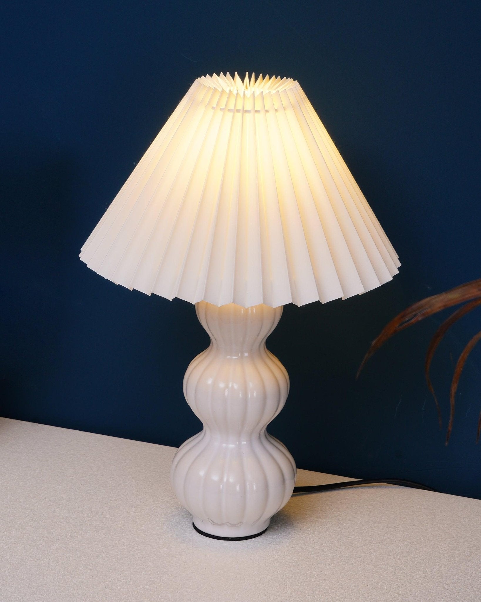 Modern Leo Table Lamp - Adjustable LED Desk Light for Home Office, Bedroom, and Study - Perfect for Reading, Working, and Nightstand Use