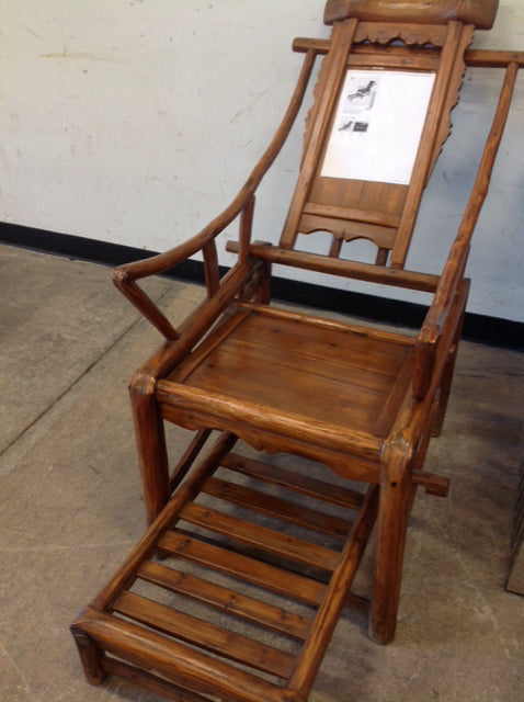 19th Century Chinese Lounge Chair - Antique Asian Furniture for Home Decor & Living Room | Vintage Oriental Style Seating for Relaxation & Interior Design