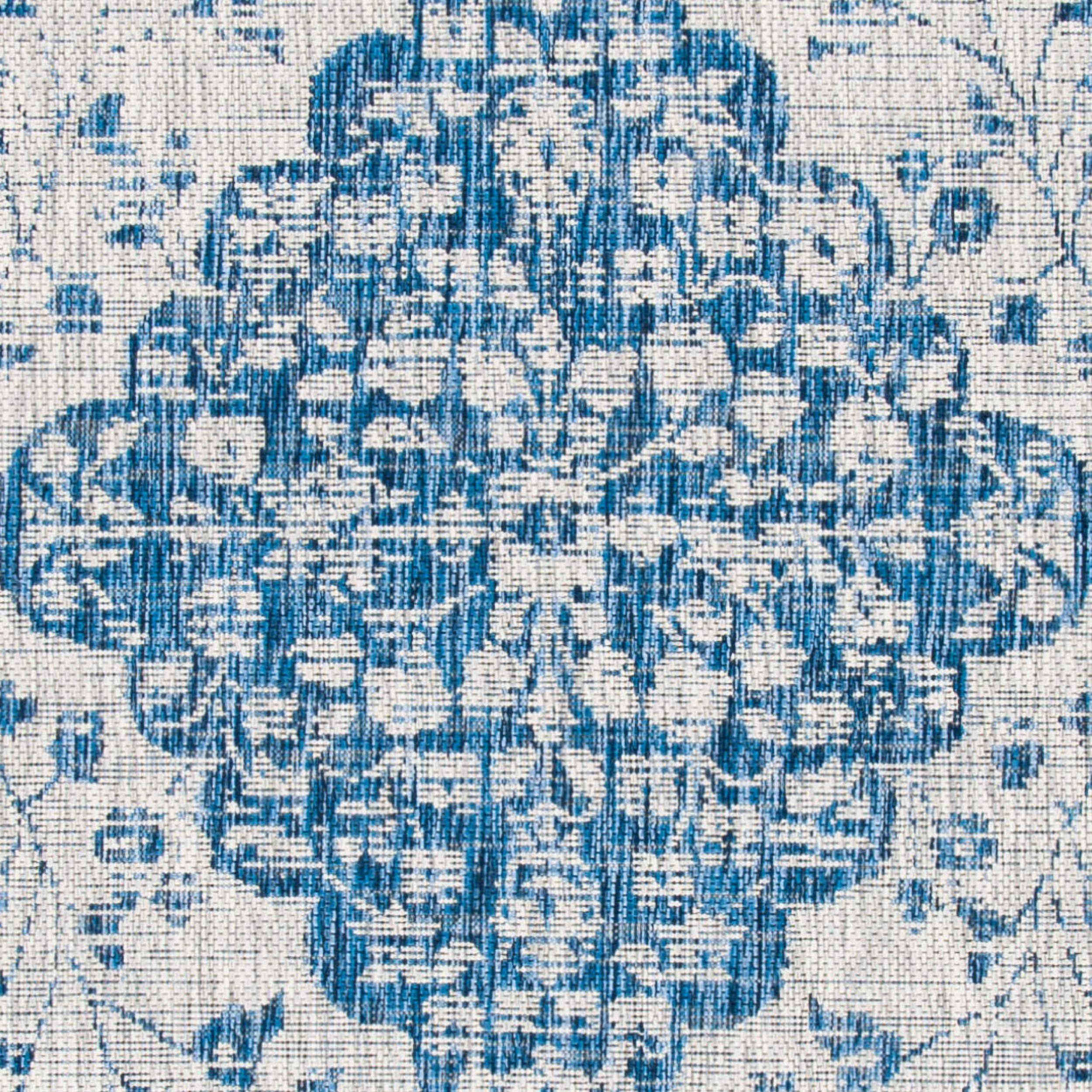 SAFAVIEH Courtyard Collection 6'7