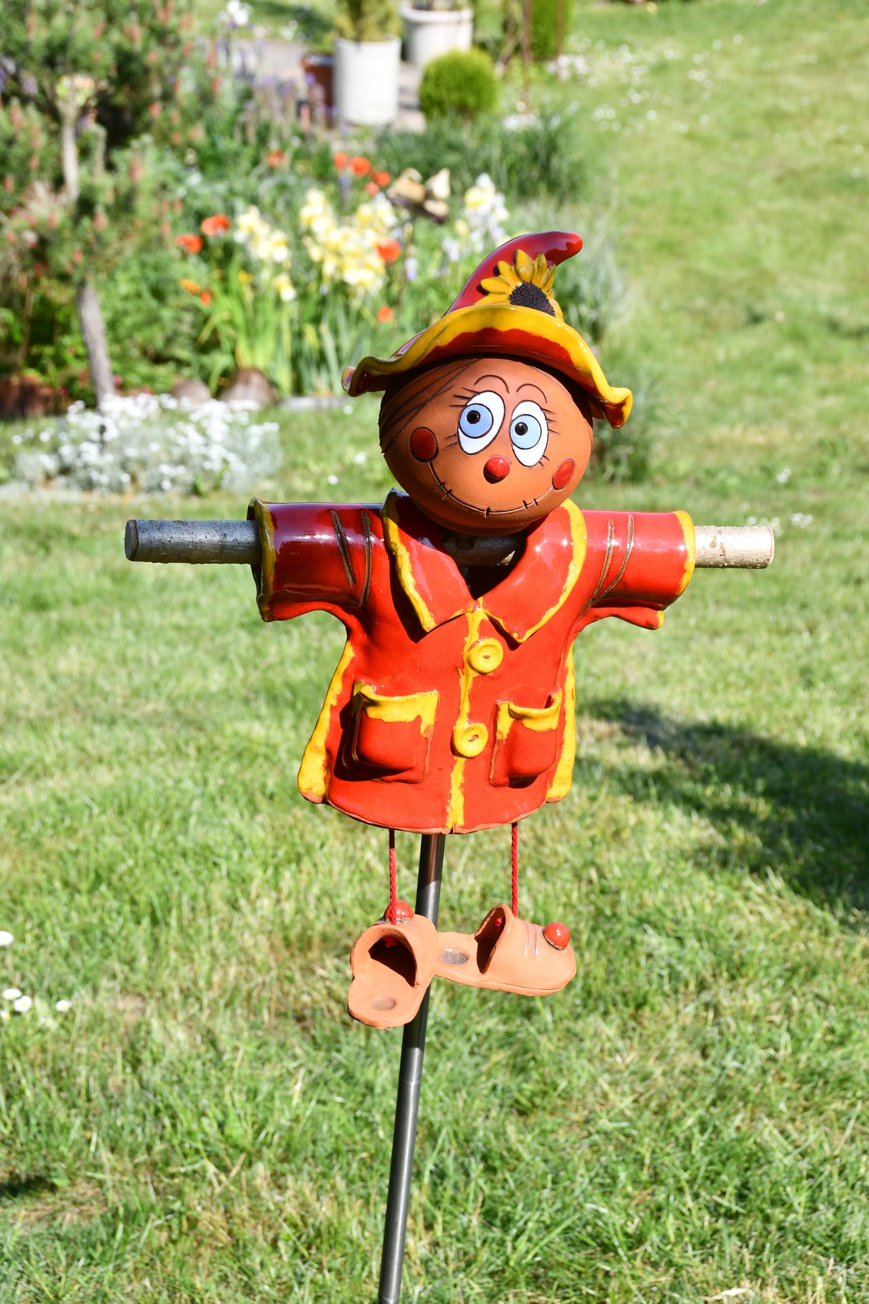 Handmade Frostproof Ceramic Scarecrow Lawn Stake - Red Outdoor Garden Decor Statue - Unique Gift for Gardeners (Men & Women) - Perfect for Yard, Patio & Seasonal Home Decoration