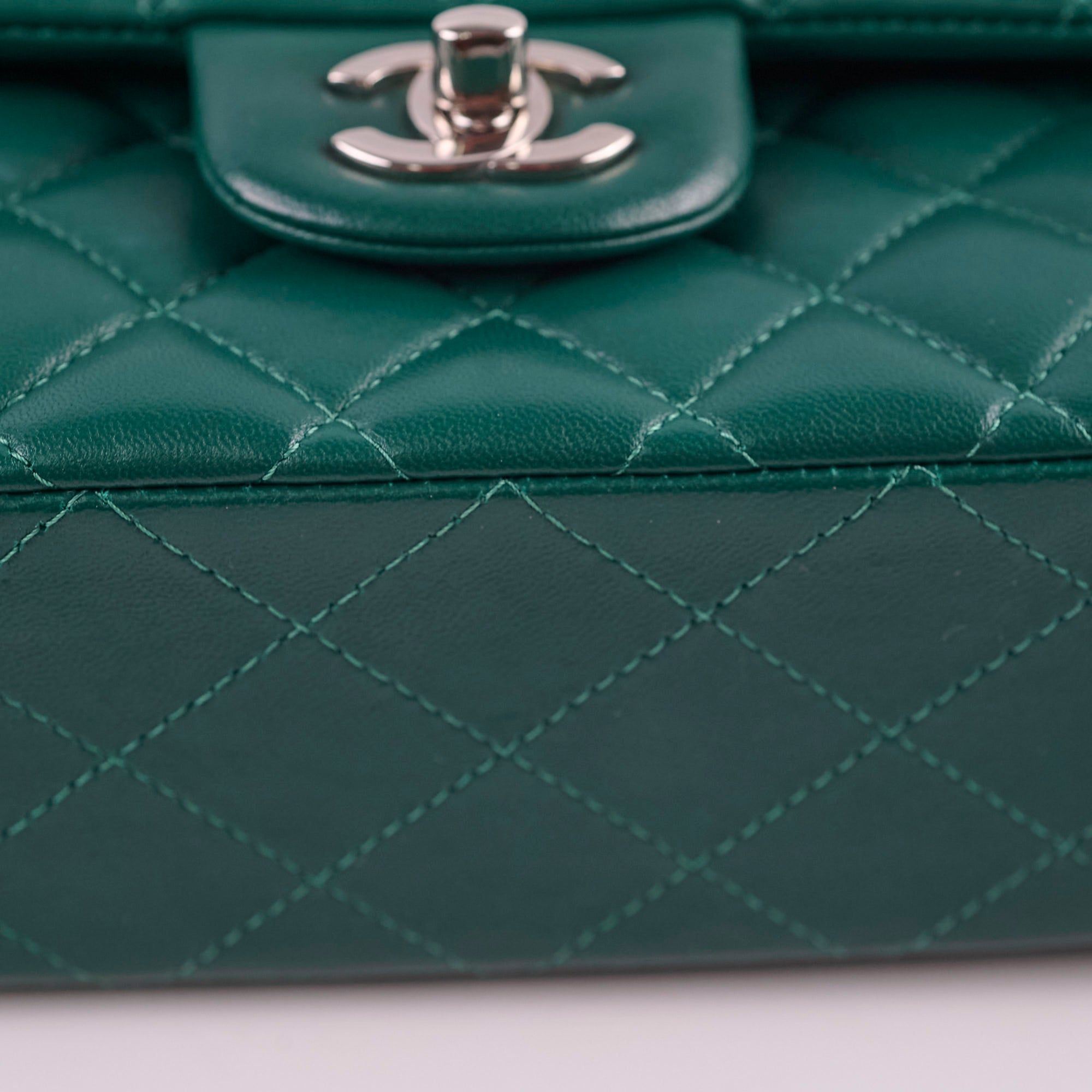 Chanel Medium Classic Flap Bag in Green Lambskin Leather with Silver Hardware - 25 Series | Luxury Handbag for Women, Perfect for Parties, Date Nights & Special Occasions