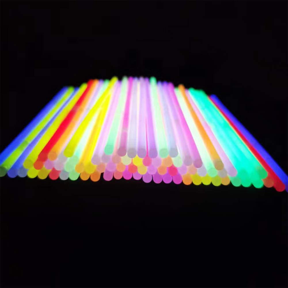 JOYIN 800 Pcs 8 Inch Glow Sticks Bulk Pack - Glow Bracelets & Necklaces for Parties, Halloween, Christmas, Easter, Football Games - Glow in the Dark Party Favors & Event Supplies for Nighttime Celebrations, Raves, Concerts, and Outdoor Adventures