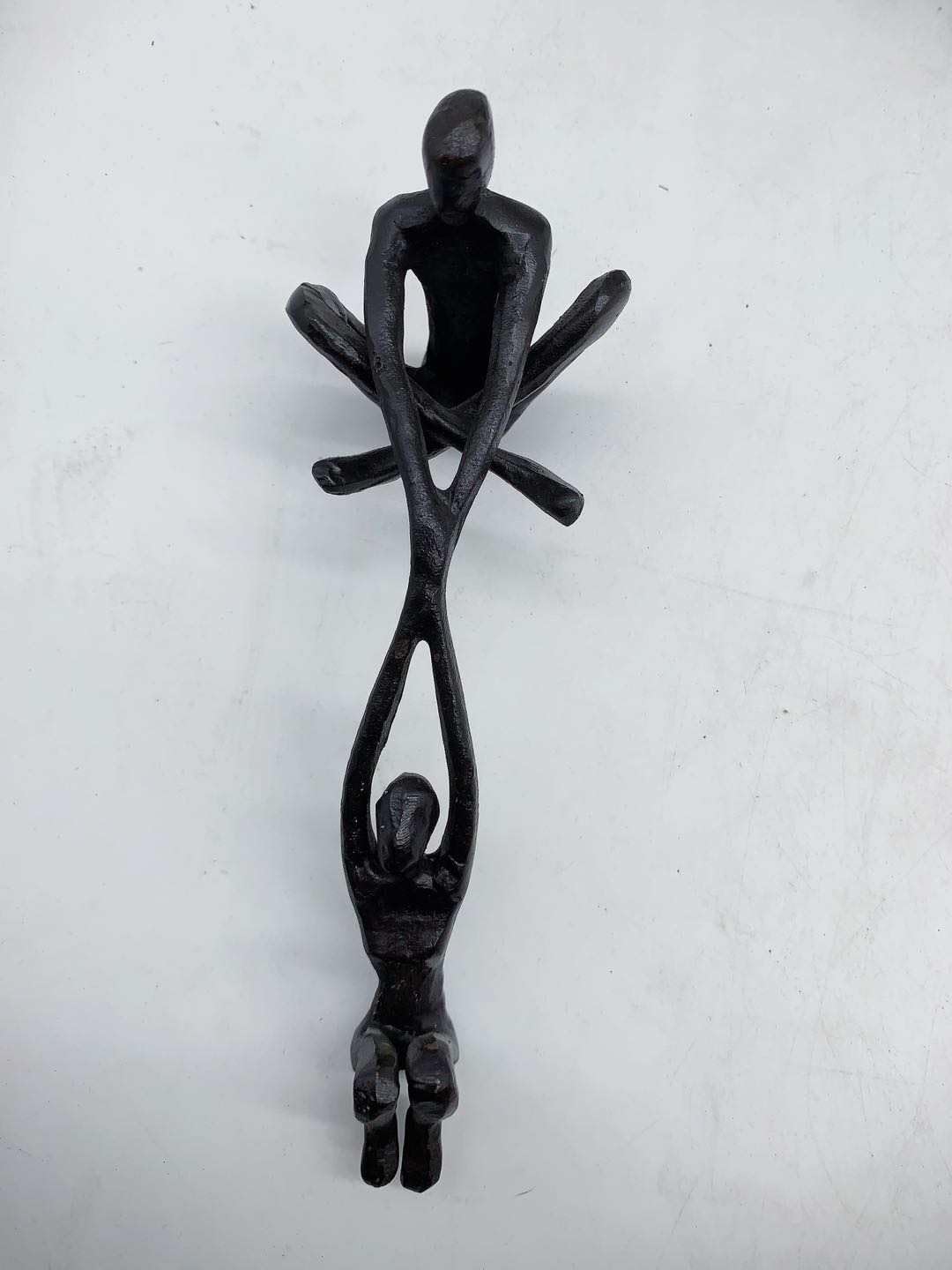 Industrial Abstract Cast Iron Couple Sculpture - Man Lifting Woman Art Piece - Modern Love Gift for Anniversaries - Rustic Home Decor for Farmhouse, Bedroom, Living Room - Perfect for Wedding Gifts & Romantic Home Accents