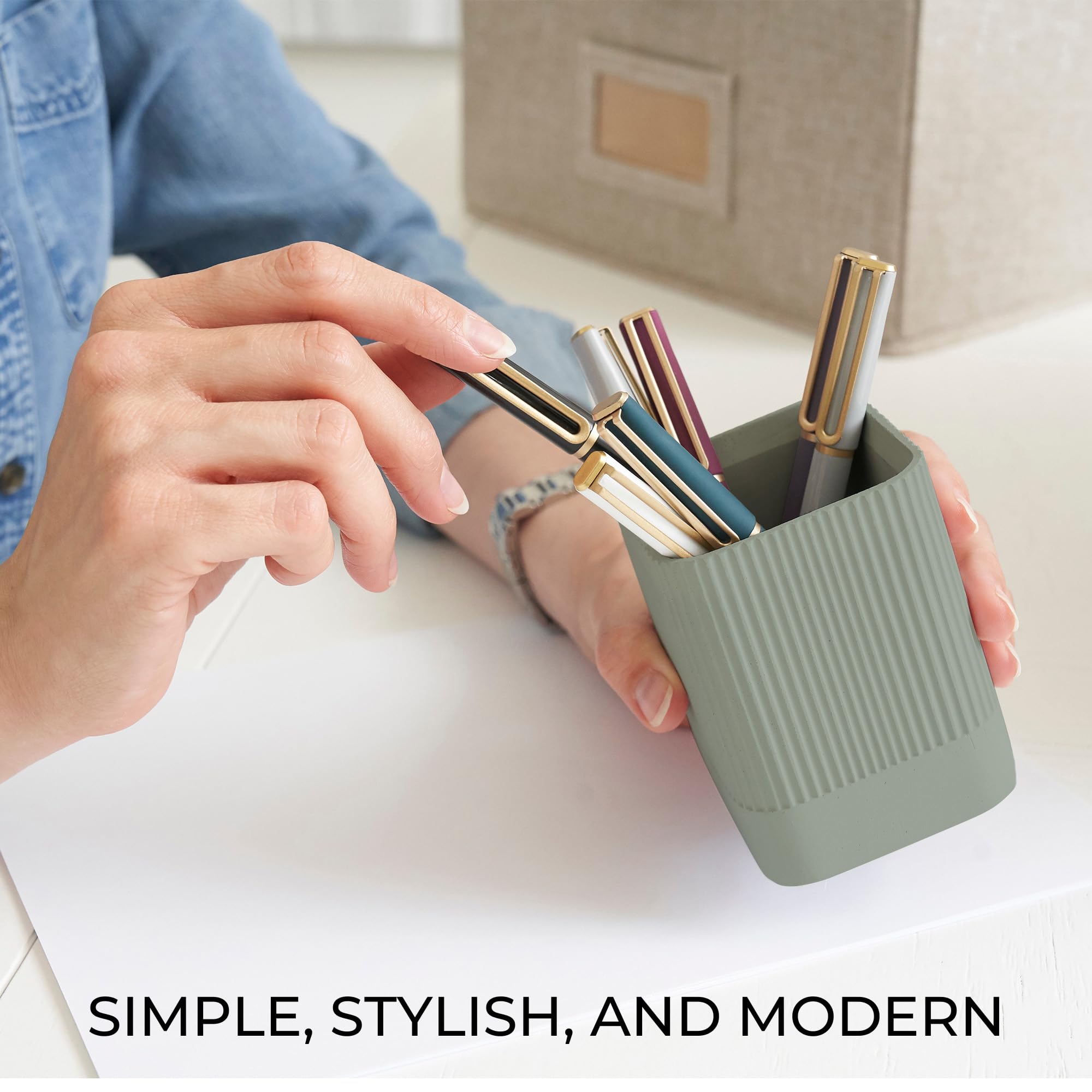 KIBAGA Modern Concrete Pen Holder - Aesthetic Desk Organizer for Pencils, Pens & Office Supplies - Stylish Office Decor & Functional Workspace Accessory - Perfect for Home Office, Study & Workspace Organization