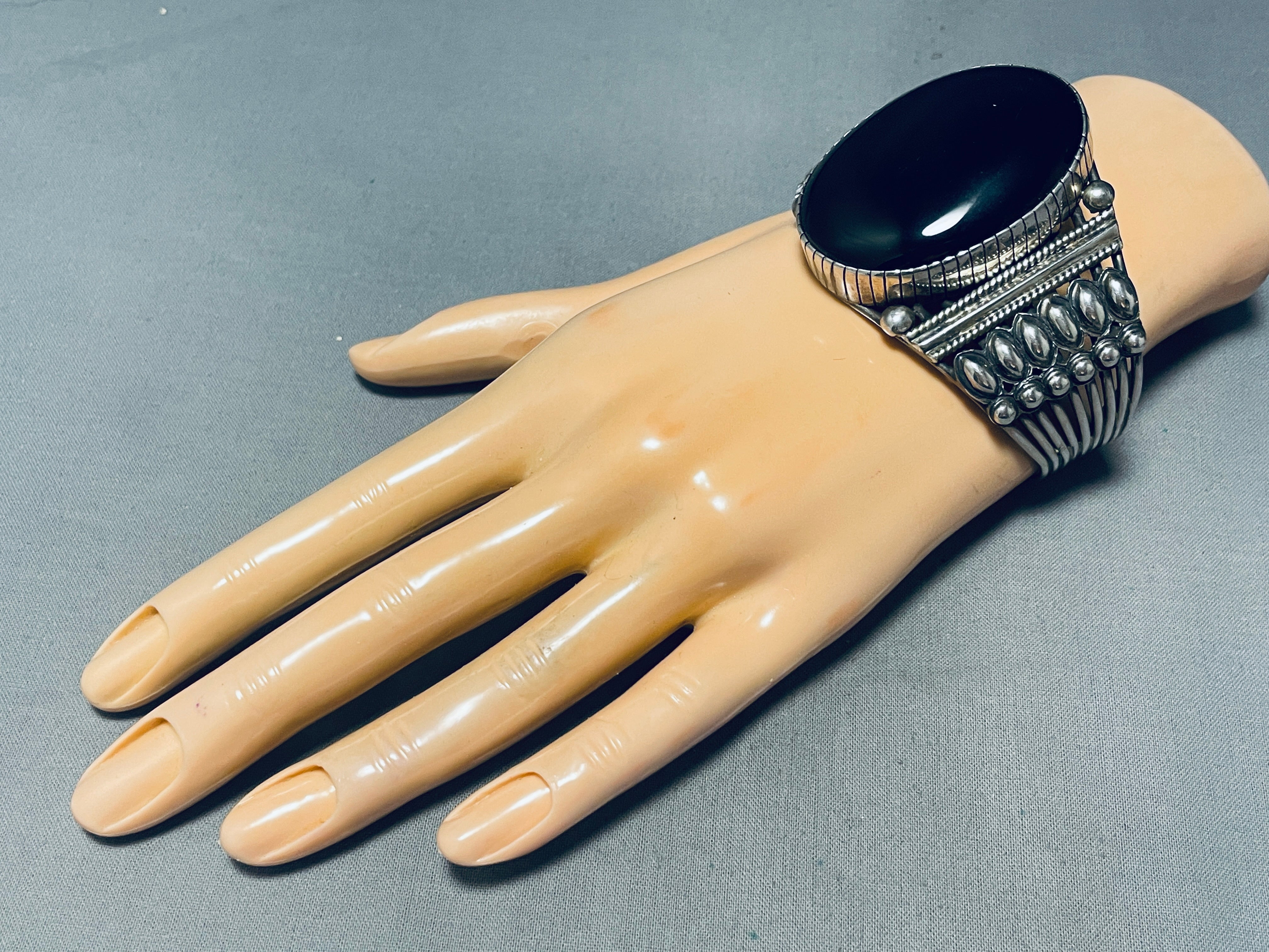 Vintage Navajo Sterling Silver Onyx Bracelet - 104 Grams Heavy Huge Native American Jewelry for Women - Perfect for Boho Fashion, Gift Giving & Special Occasions
