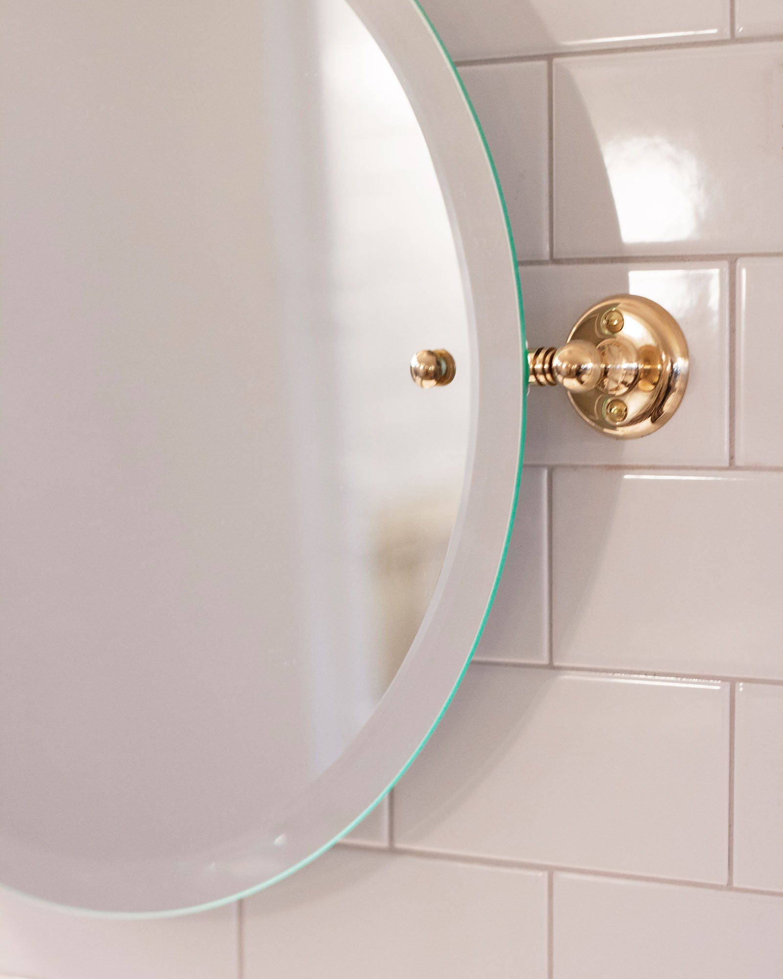 Haga Round Brass Bathroom Mirror 45cm - Elegant Vanity Mirror for Modern Bathrooms & Powder Rooms