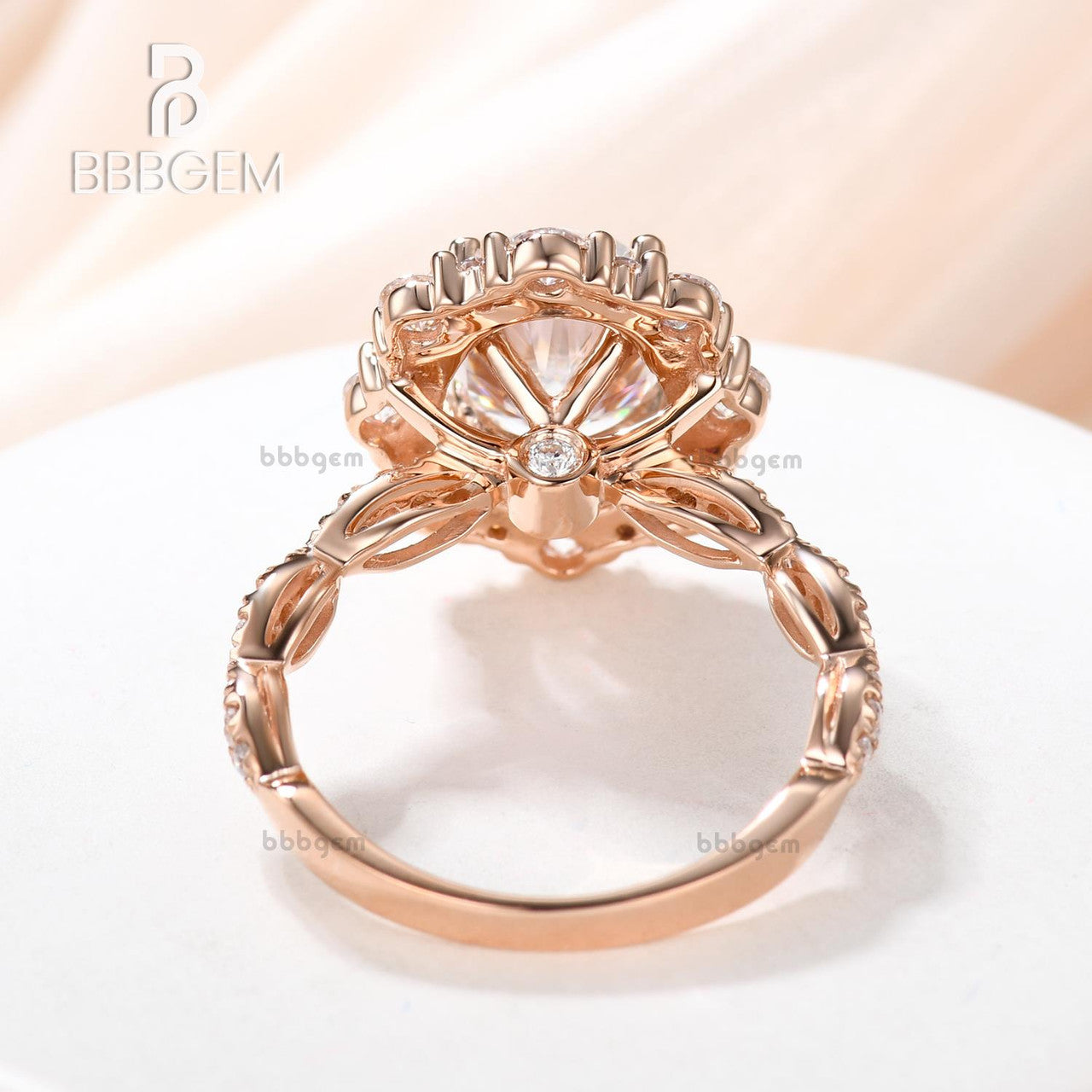 Vintage 2CT Oval Cut Moissanite Halo Engagement Ring in Solid 14K White Gold - Perfect for Proposals, Weddings & Anniversary Gifts
