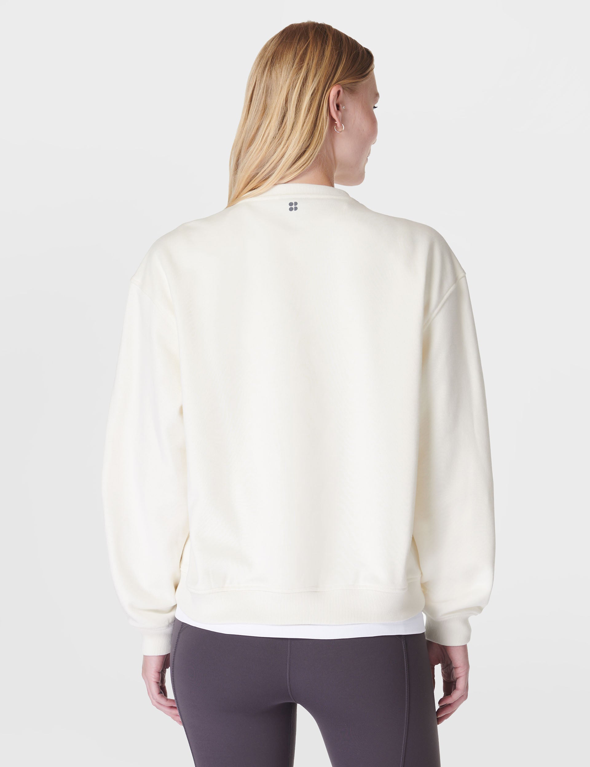 Premium Ski Club Sweatshirt - Cozy Studio White Pullover for Winter Sports & Casual Wear | Perfect for Ski Trips, Apres-Ski & Cold Weather Fashion