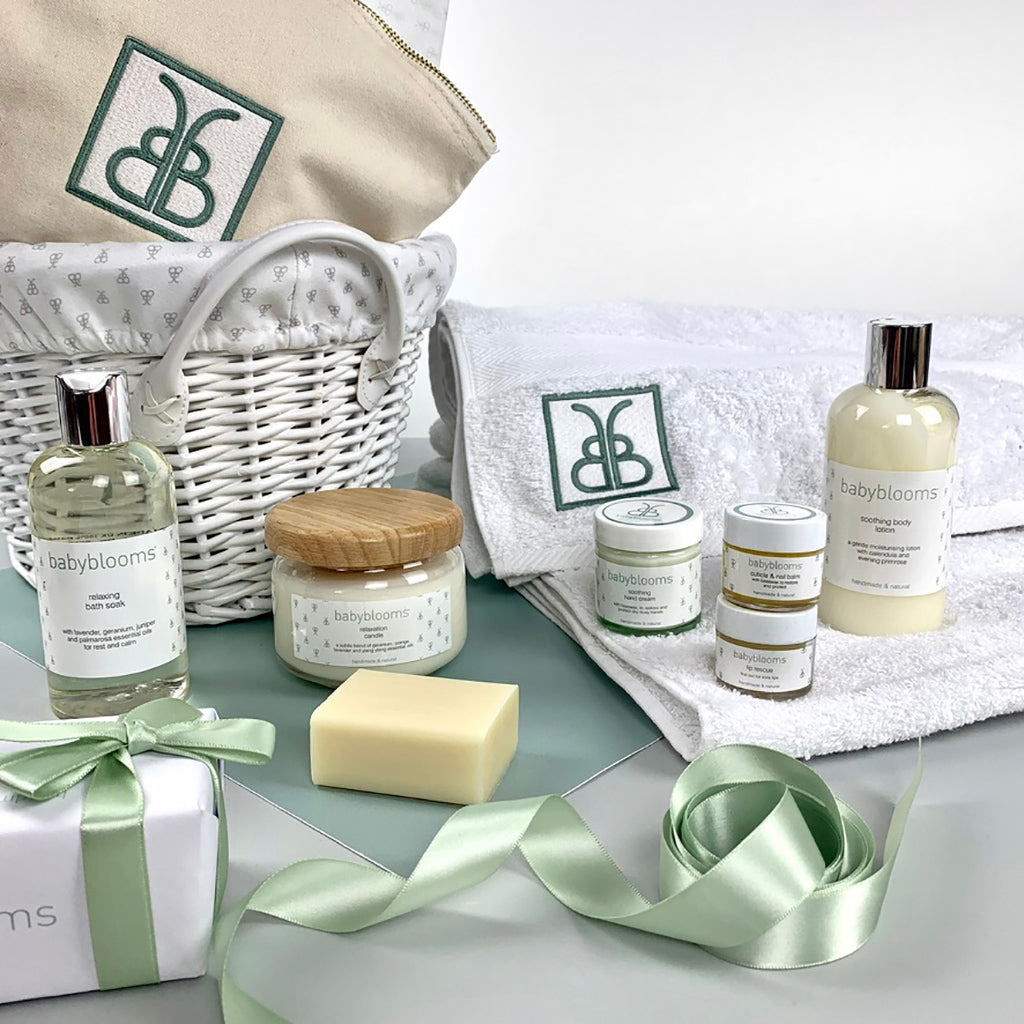 Luxury Pamper Hamper Gift Basket - Premium Spa & Self-Care Set for Women - Perfect for Birthdays, Anniversaries & Relaxation at Home
