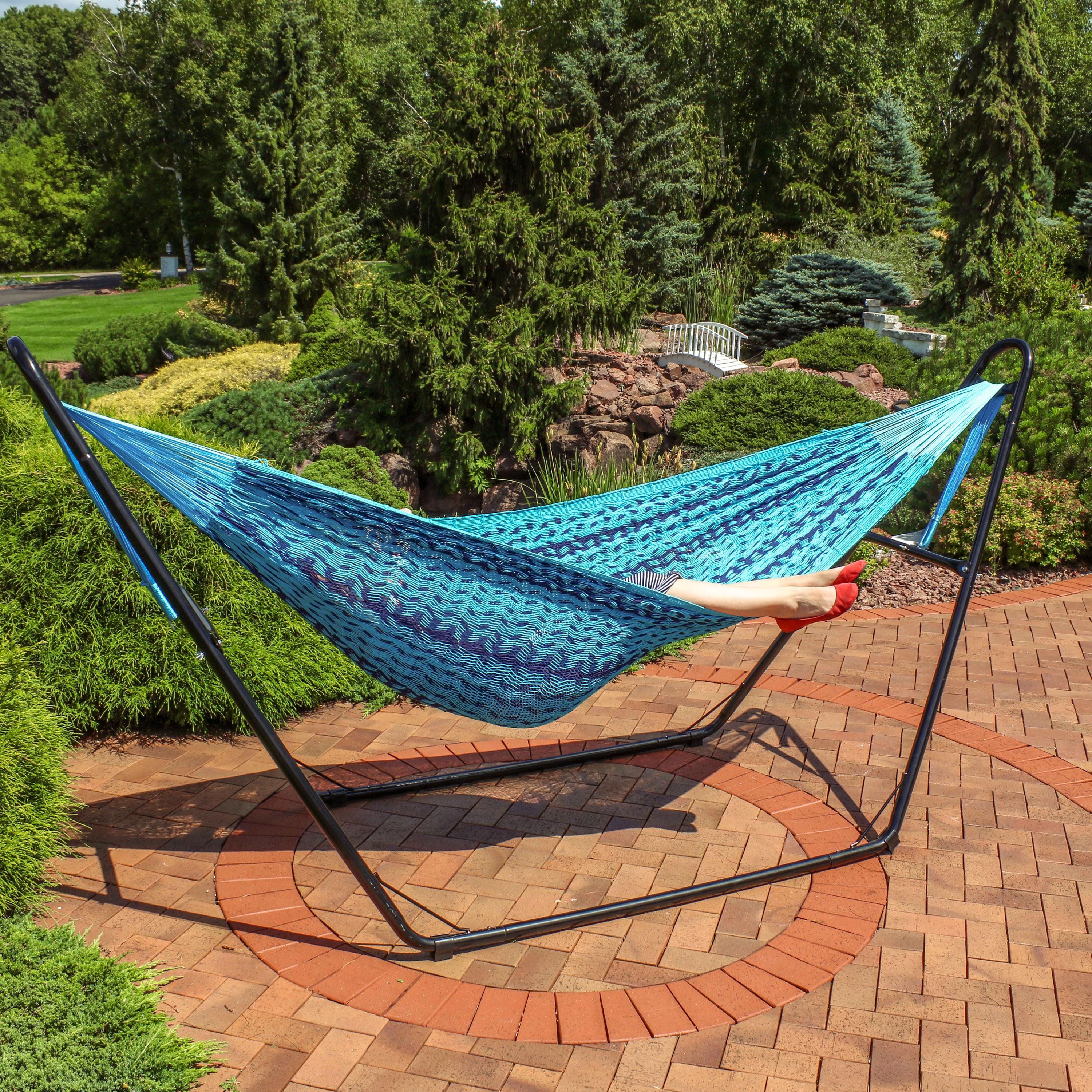 Sunnydaze Family Size Handwoven Thick Cord Mayan Hammock - Durable & Comfortable Outdoor Hammock for Backyard, Patio, Beach, and Camping
