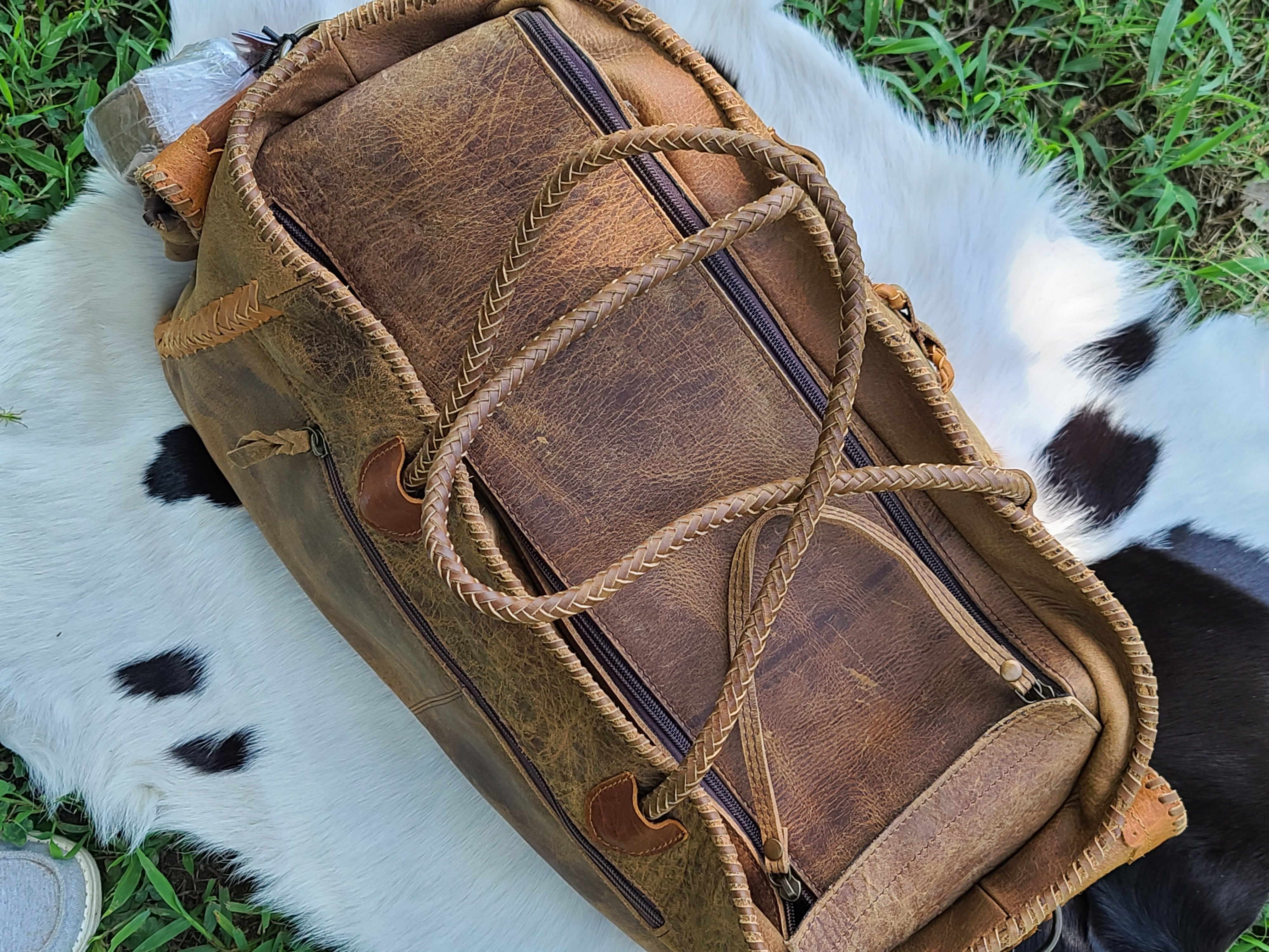 Premium American Darling Genuine Cowhide Duffle Bag - Stylish & Durable Travel Duffel for Men & Women - Perfect for Gym, Weekend Getaways & Business Trips