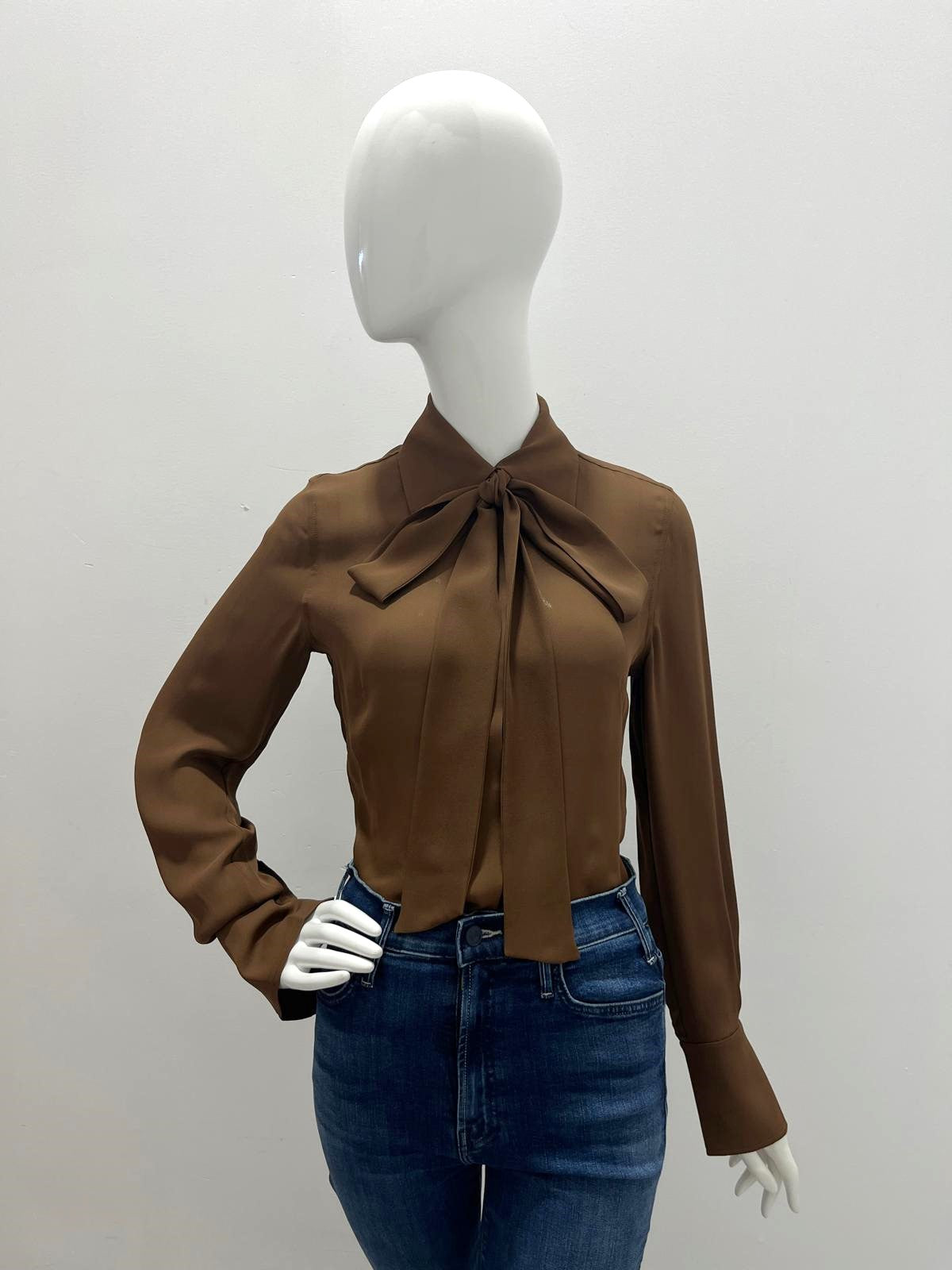 Elegant Silk Blouse for Women - Premium Equipment Bow Design - Perfect for Office Wear, Parties & Special Occasions