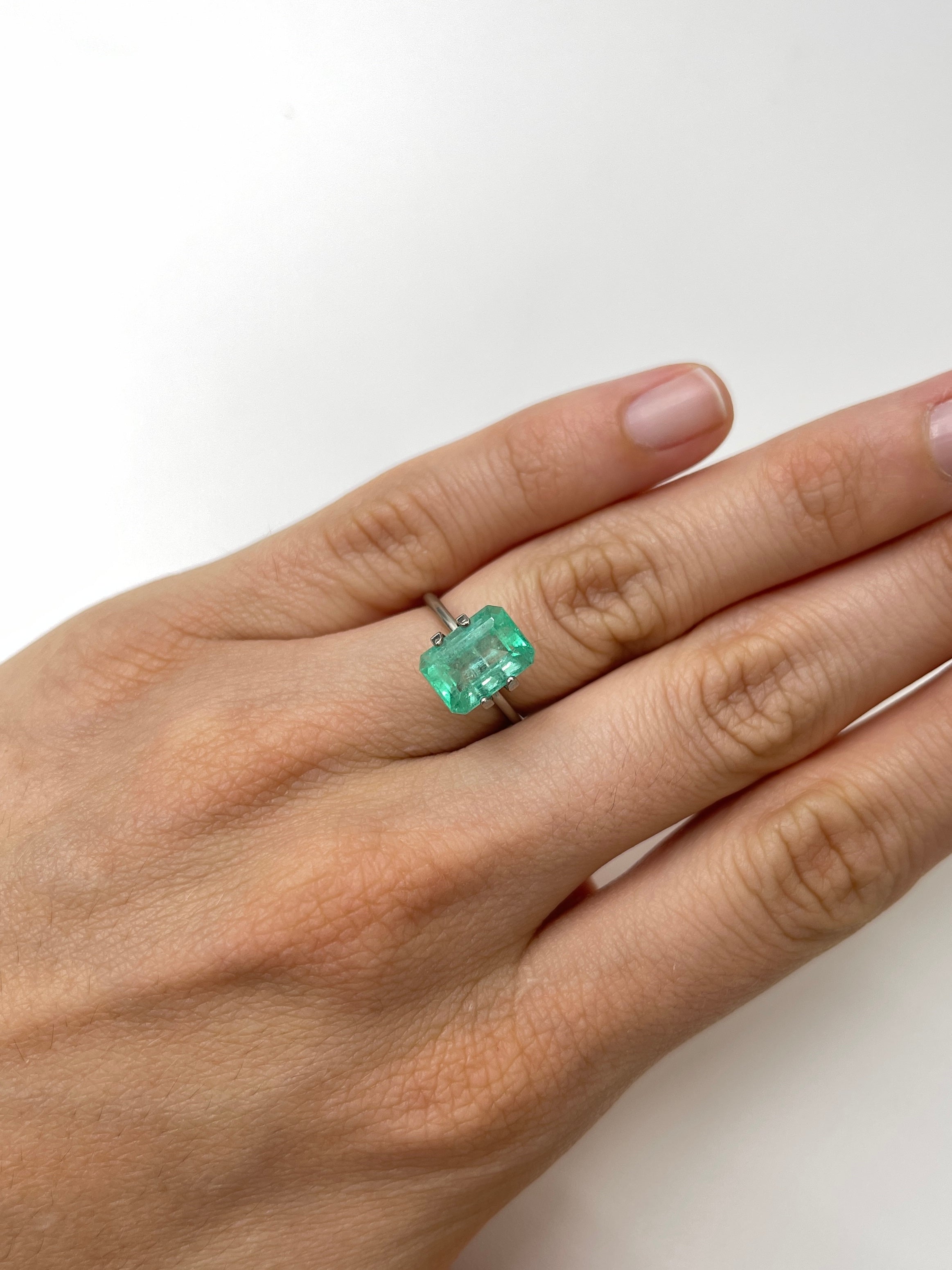 3.54 Carat 11x8mm Seafoam Green Natural Loose Colombian Emerald Gemstone - Emerald Cut for Jewelry Making, Engagement Rings & Luxury Gifts