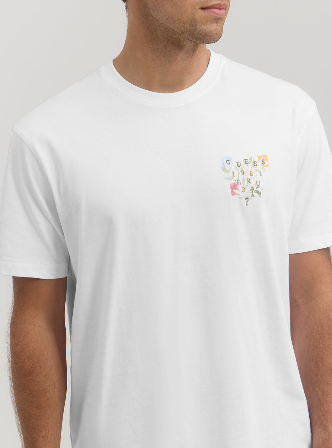 Eco-Friendly White Abstract Flower Print T-Shirt - Stylish Casual Wear for Men & Women - Perfect for Outdoors, Travel, and Everyday Fashion