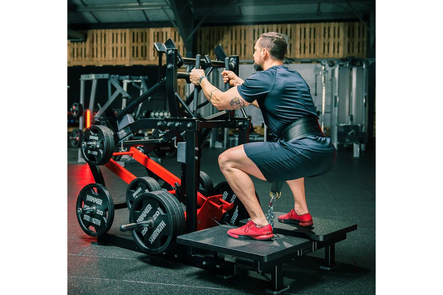 Hammer Strength Plate Loaded Belt Squat Machine - Professional Gym Equipment for Leg Workouts & Strength Training | Perfect for Home Gyms & Commercial Fitness Centers