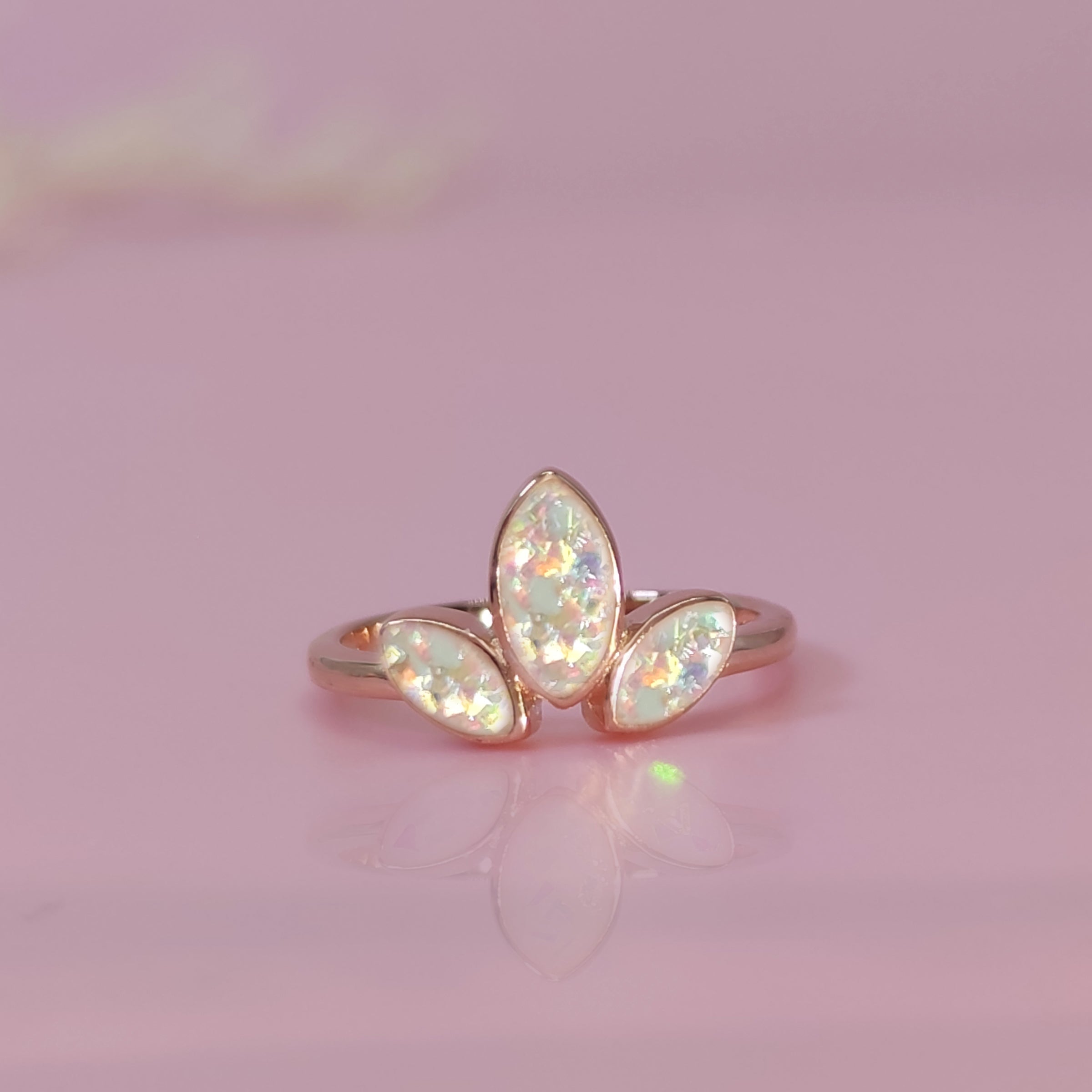Cloverleaf: Ashes Ring - Elegant Memorial Jewelry for Loved Ones | Perfect for Remembrance, Sympathy Gifts & Keepsakes