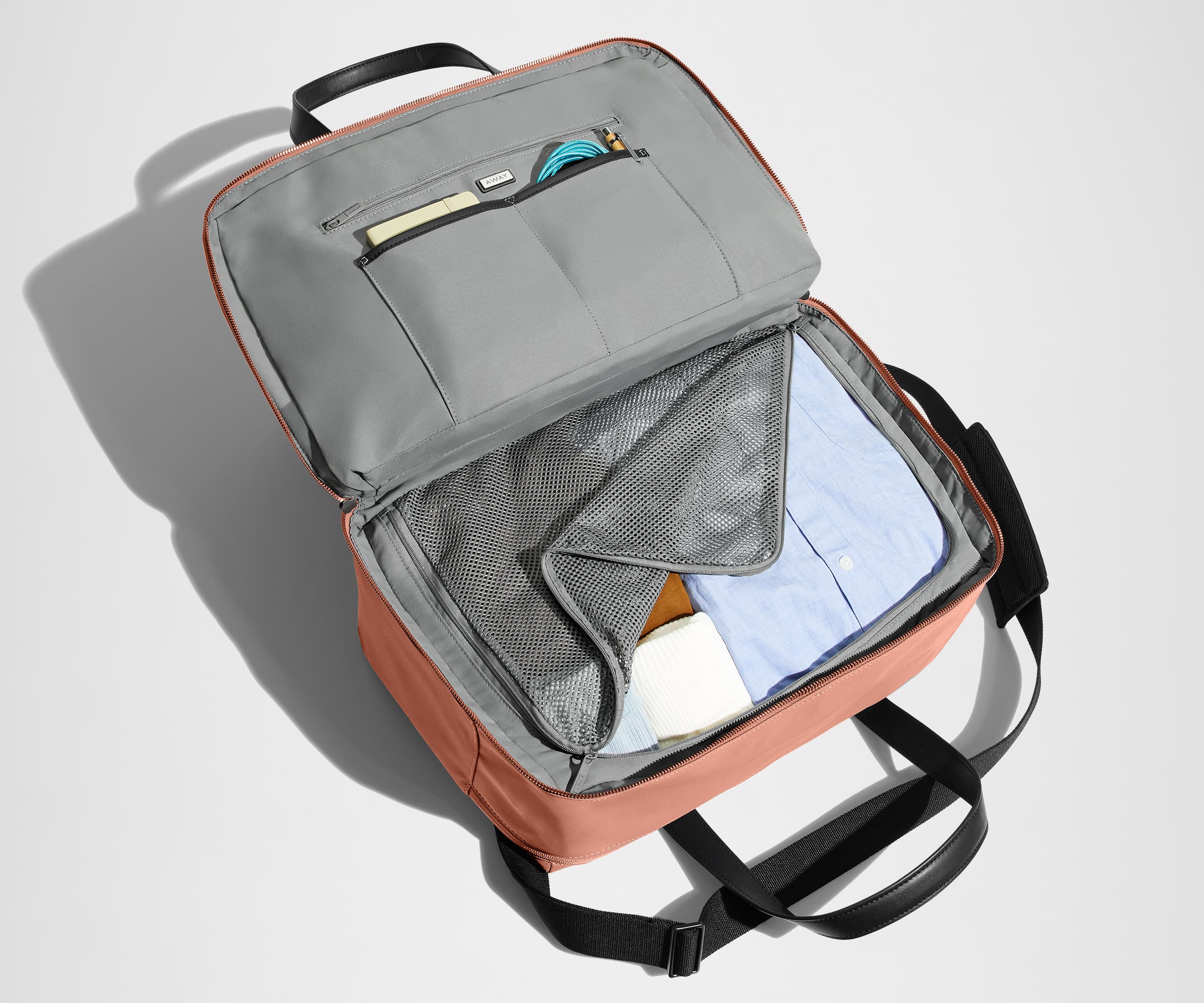 Premium Leather Overnight Bag in Clay Pink - Stylish Travel Duffel for Weekend Getaways & Business Trips
