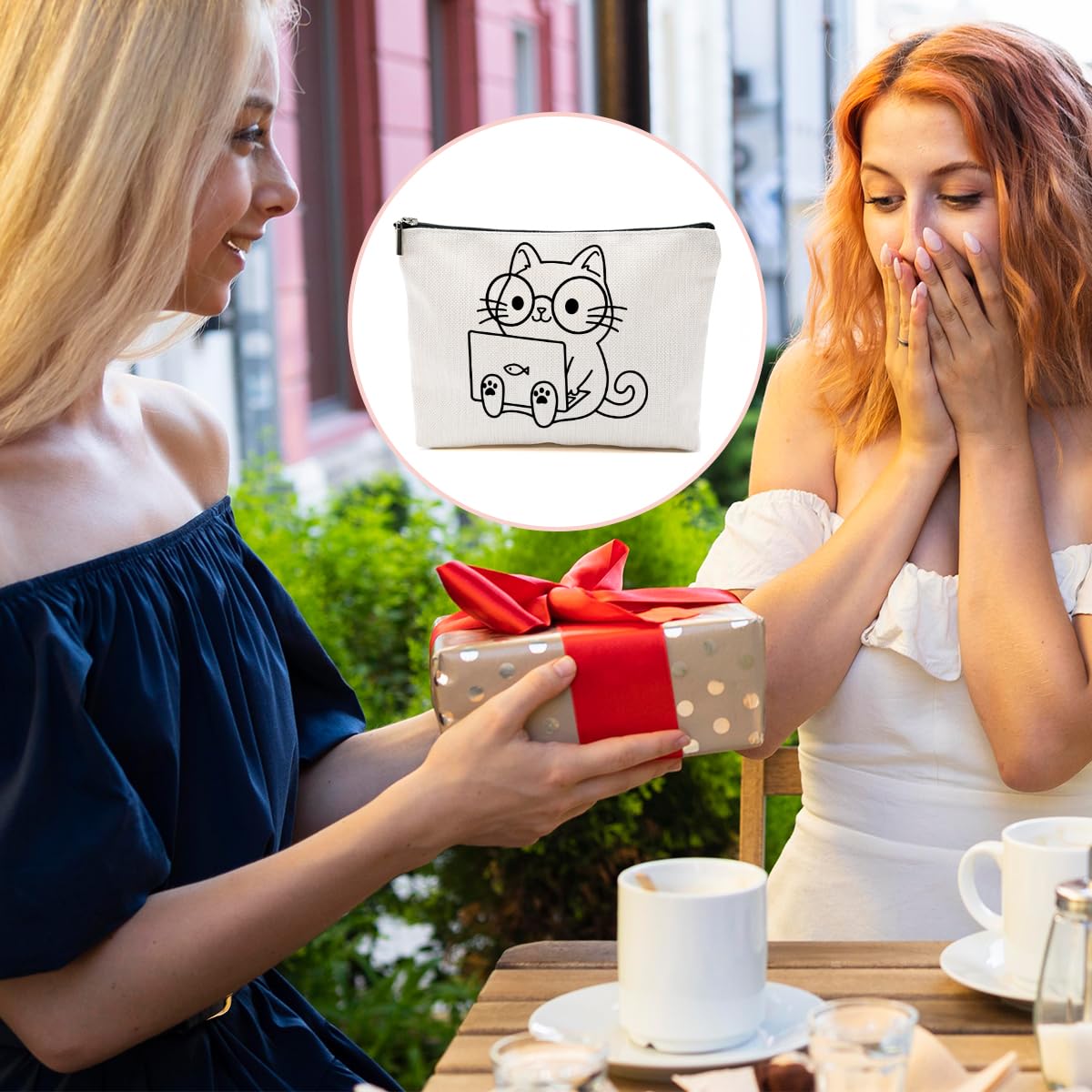 Cute Cat Makeup Bag for Women - Perfect Cat Lover Gift for Wife, Daughter & Friends | Cat Mom Cosmetic & Toiletry Pouch | Ideal Christmas, Birthday & Thanksgiving Present | Great for Travel, Gym & Daily Use