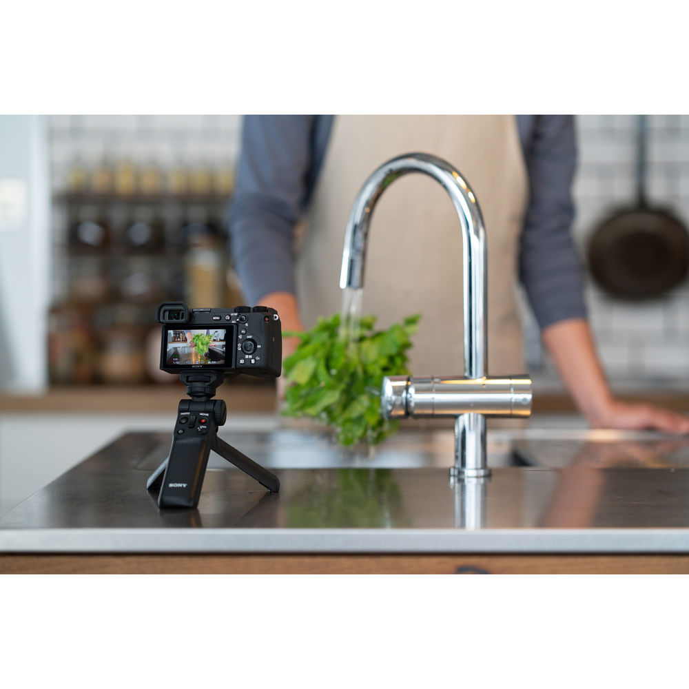 Sony GP-VPT2BT Wireless Shooting Grip with Bluetooth - Compatible with Sony Cameras for Vlogging, Travel & Outdoor Photography - Perfect for YouTube Creators & Content Makers