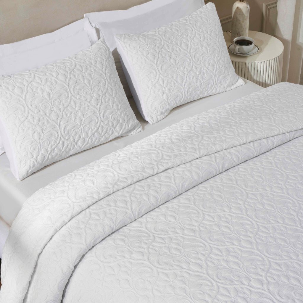 Premium Vineyard Cotton Blend Medium Weight Matelasse Woven Coverlet - Soft Bedspread for Master Bedroom, Guest Room & Luxury Hotels