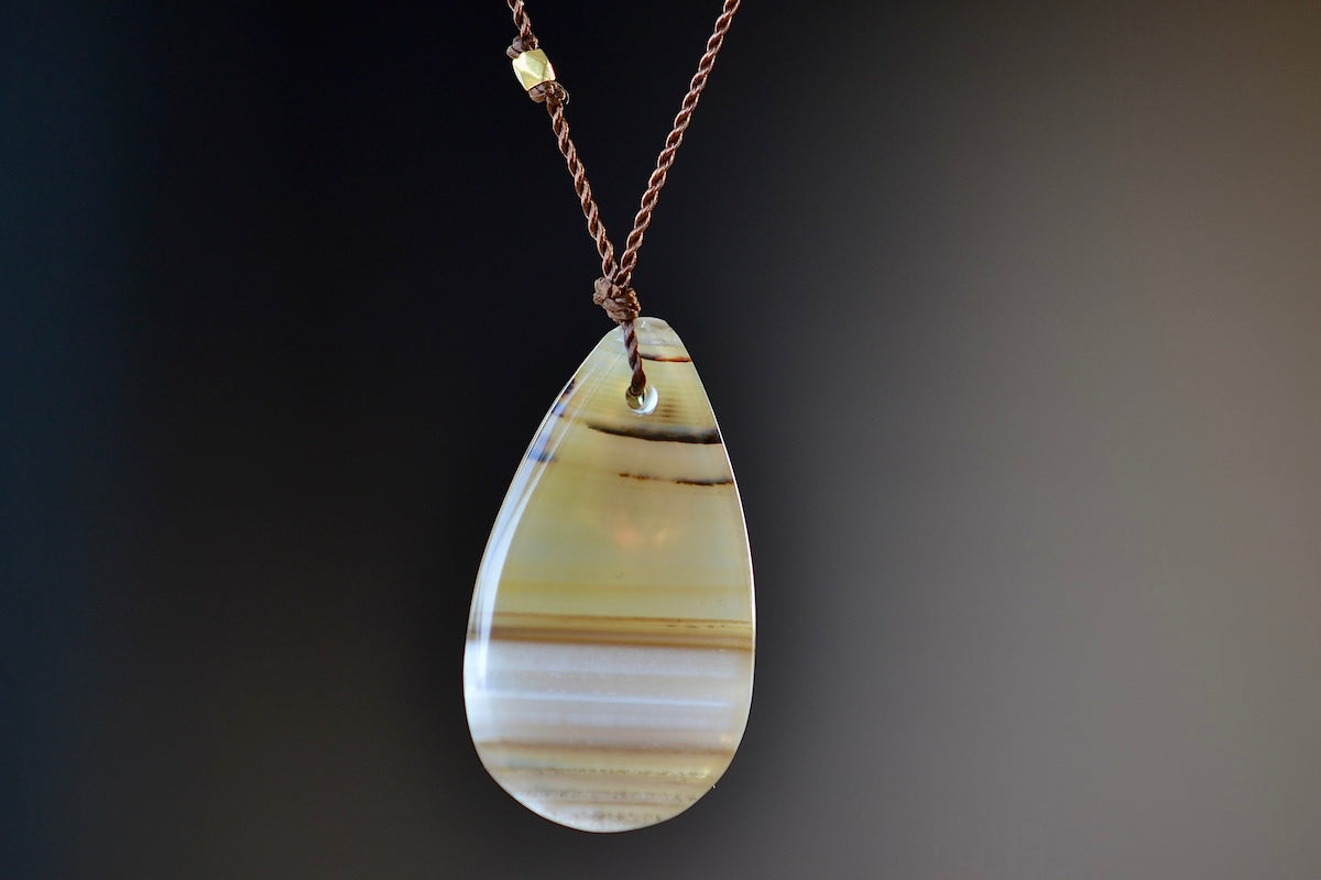 Natural Agate and Citrine Pendant Necklace for Women - Healing Crystal Jewelry for Spiritual Protection & Positive Energy - Perfect for Meditation, Yoga & Everyday Wear