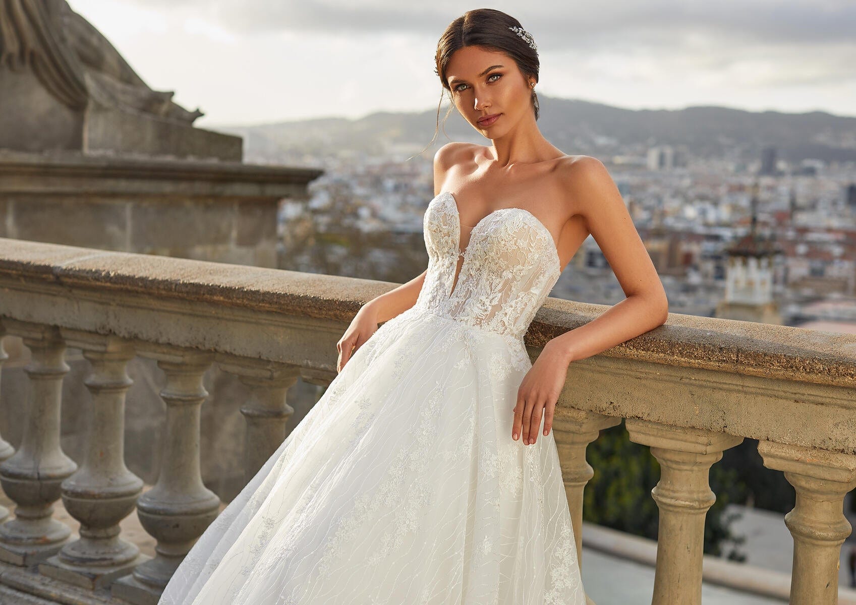 Atelier Pronovias Sue Wedding Dress Size 10 - Elegant Bridal Gown for Church Ceremony & Reception