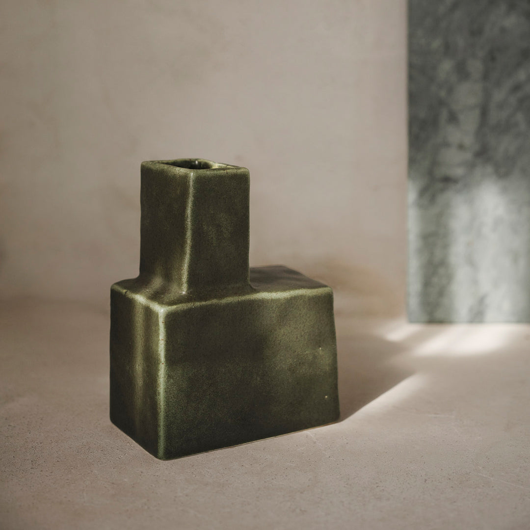 Ferm Living Kurinu Koa Vase - Modern Ceramic Home Decor for Living Room, Bedroom & Office - Perfect for Flowers, Plants & Interior Styling