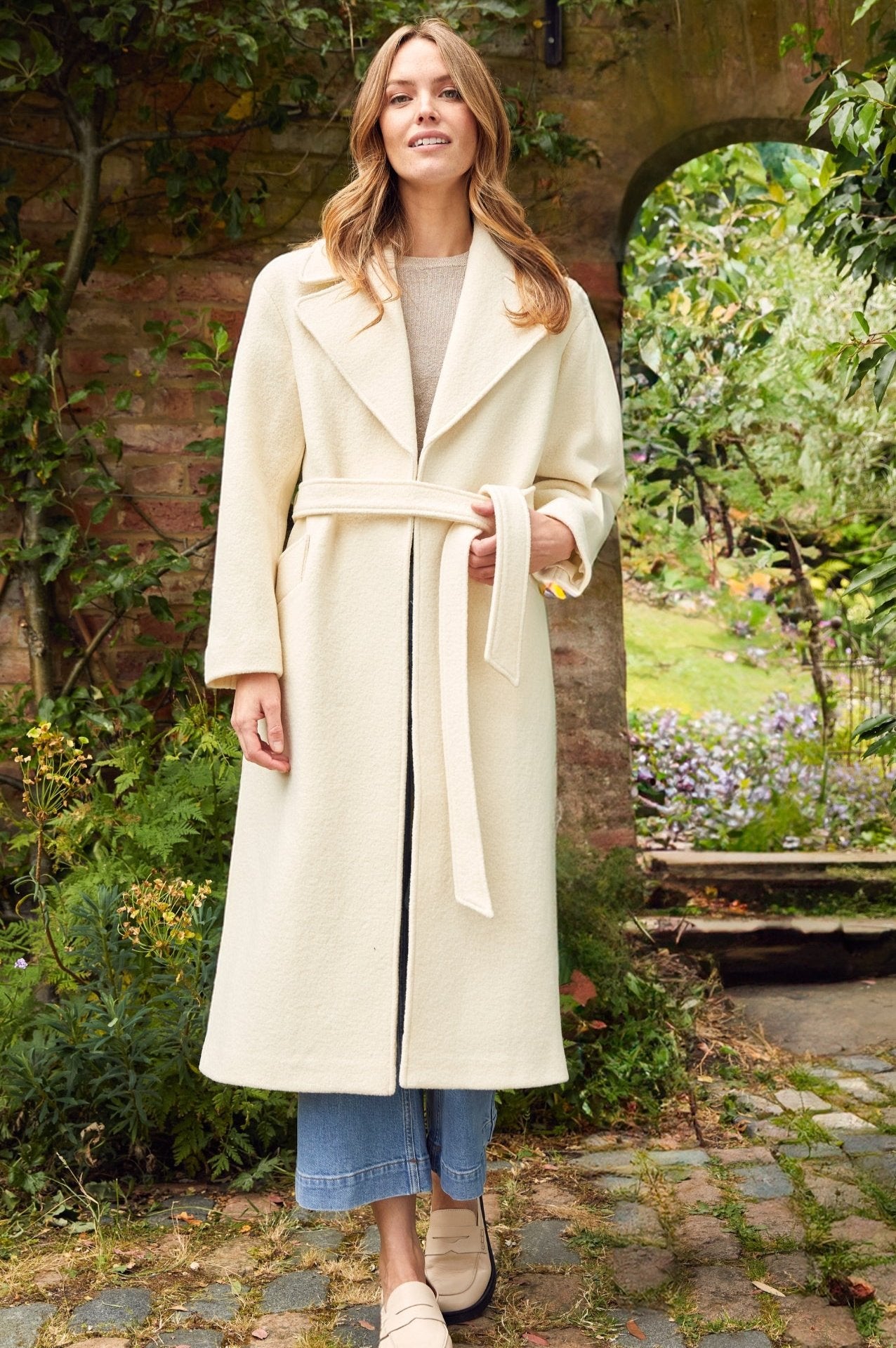 Premium Women's Wool Coat in Cream - Warm & Stylish Winter Outerwear for Casual & Formal Occasions