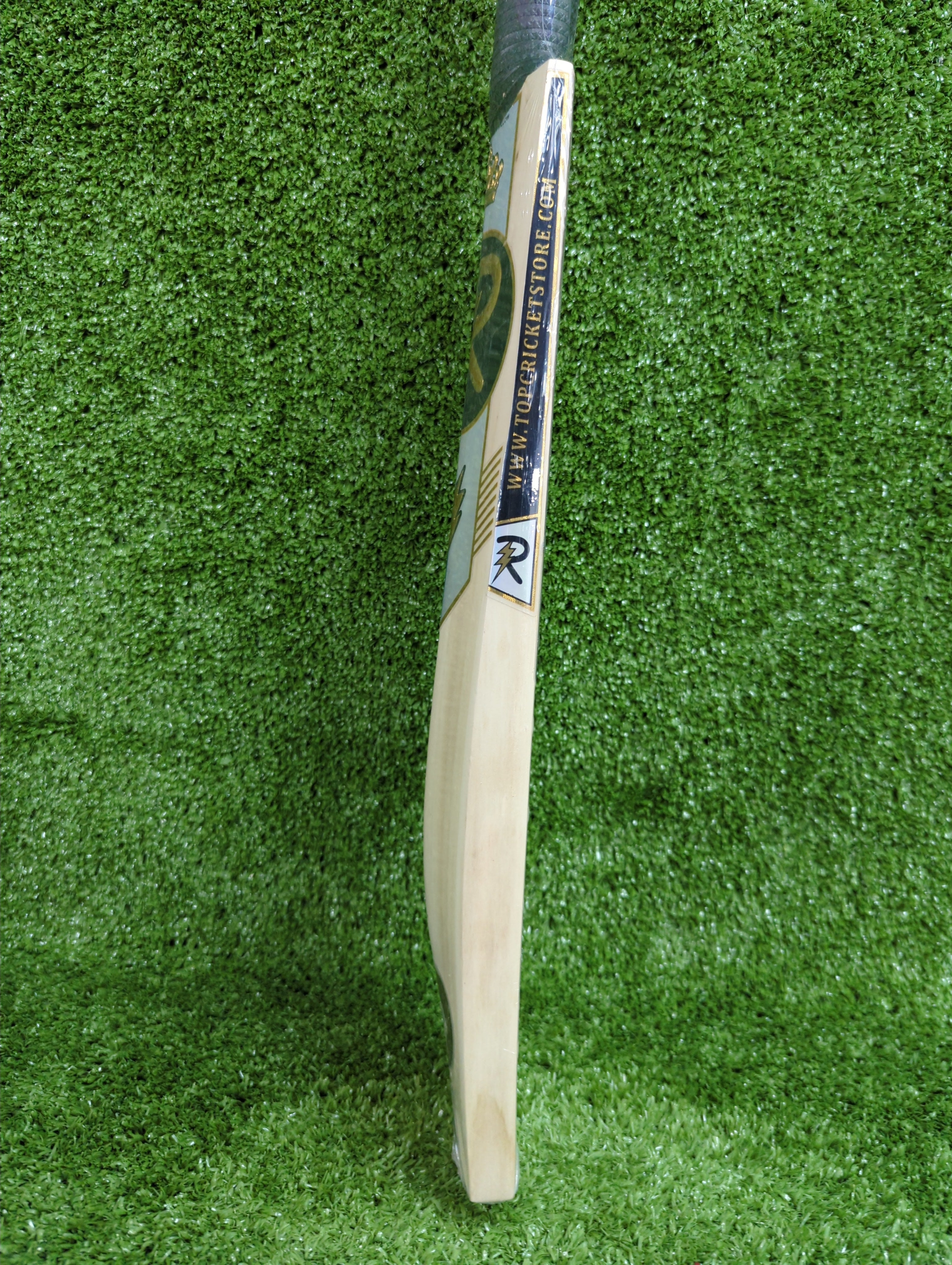 Premium English Willow Cricket Bat for Juniors & Youth - Lightweight & Durable for Training & Matches - Perfect for School, Club, and Competitive Play