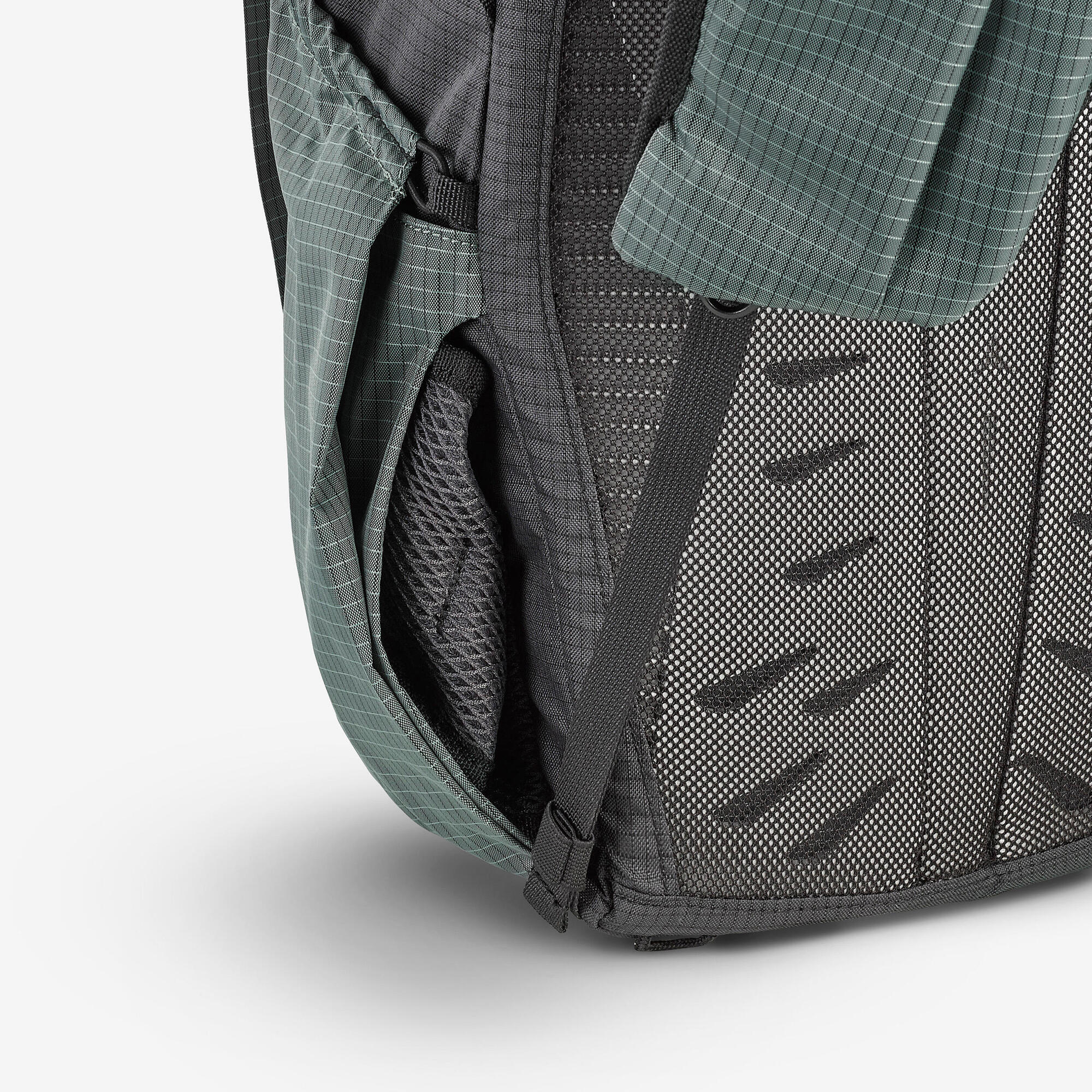 Quechua MH500 22L Lightweight Hiking Backpack - Waterproof Daypack for Outdoor Adventures, Camping & Travel | Perfect for Hiking, Trekking & Daily Commute