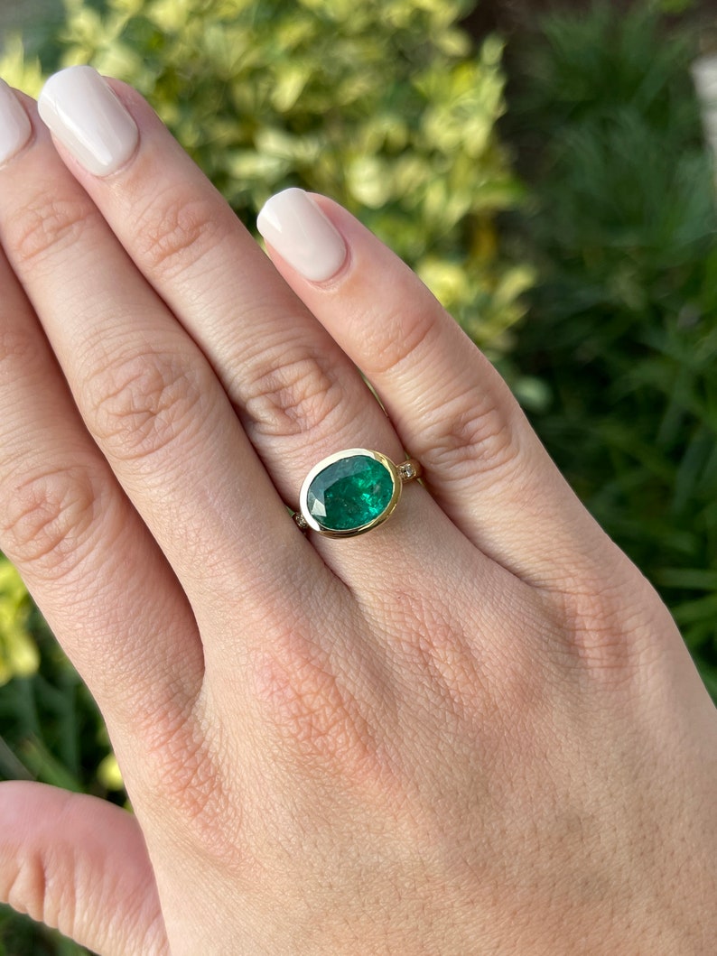 5.66tcw 18K Gold Ring with Dark Green Natural Oval Cut Bezel Emerald & Diamond Accents - Elegant Jewelry for Weddings, Anniversaries & Special Occasions