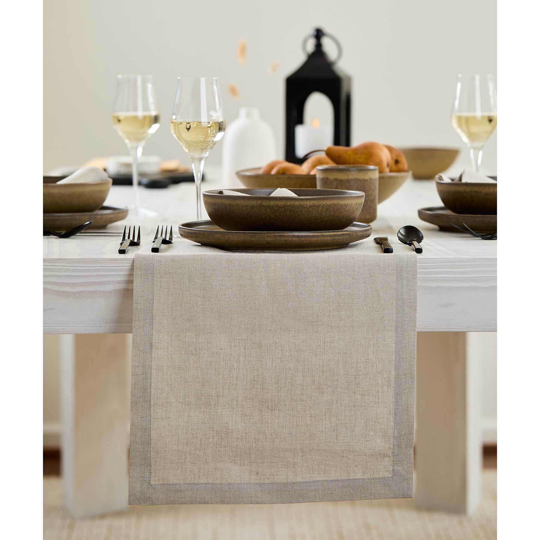 Elegant Fete Table Runner for Weddings, Parties & Events - Premium Decorative Dining Table Cloth for Home Decor & Special Occasions